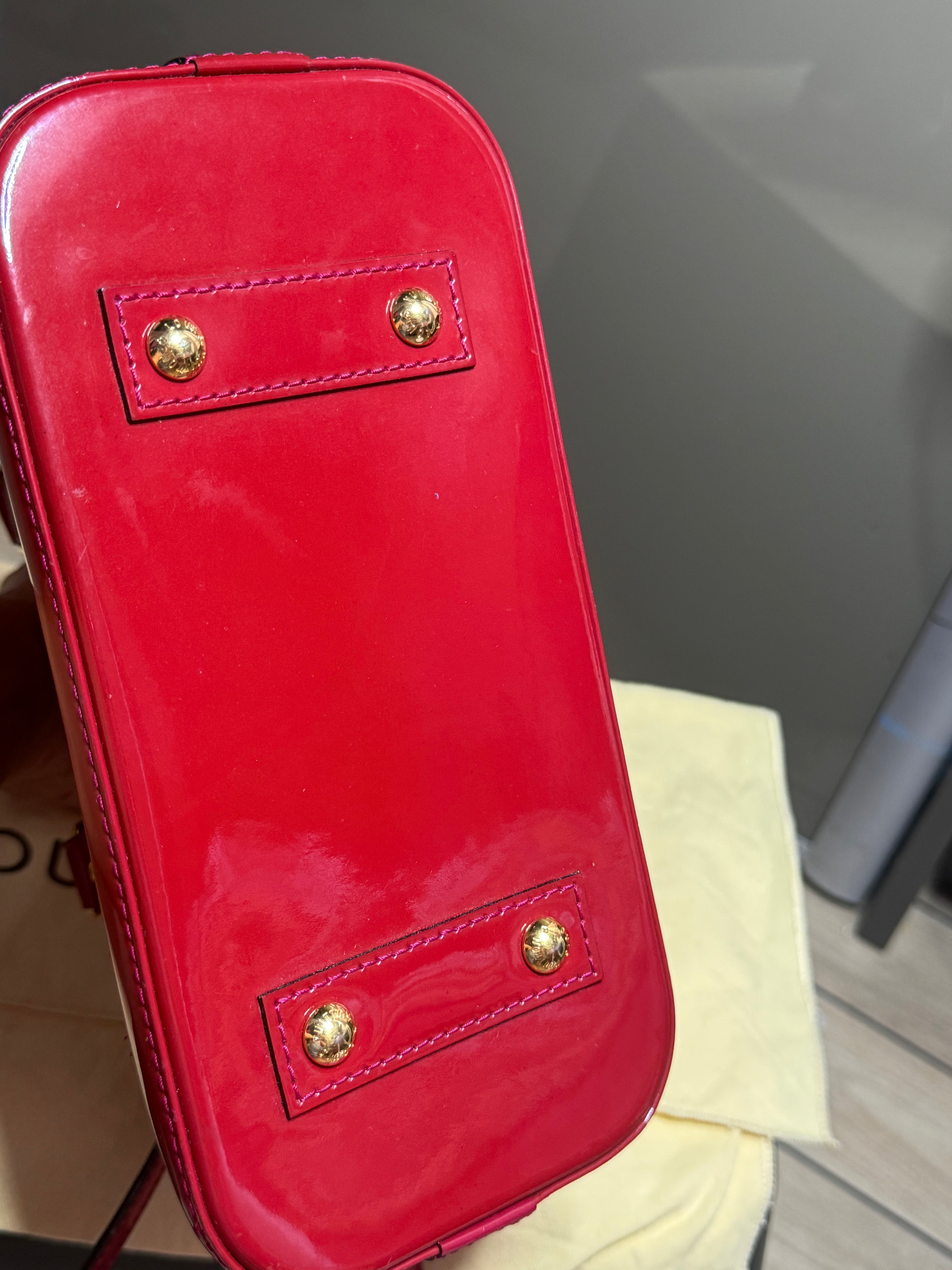 ✨ Sac Louis Vuitton Alma BB Monogram Vernis Rouge + Certificat ENTRUPY ✨