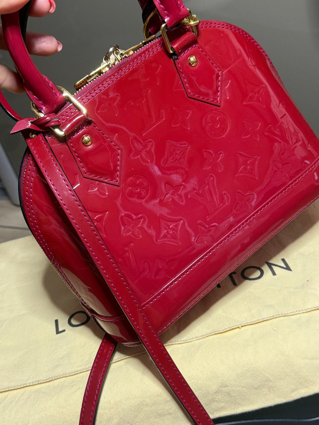 ✨ Sac Louis Vuitton Alma BB Monogram Vernis Rouge + Certificat ENTRUPY ✨