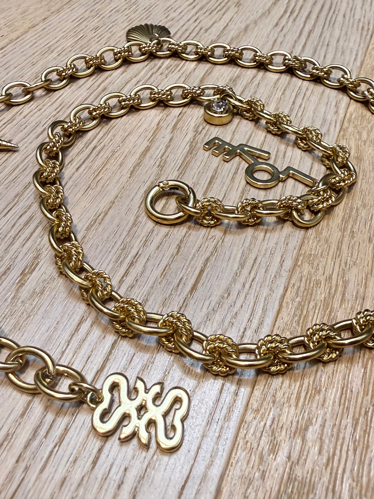 ✨ Neuve 125€ Sandro Magnifique ceinture bijou charms ok jusque 42 ✨