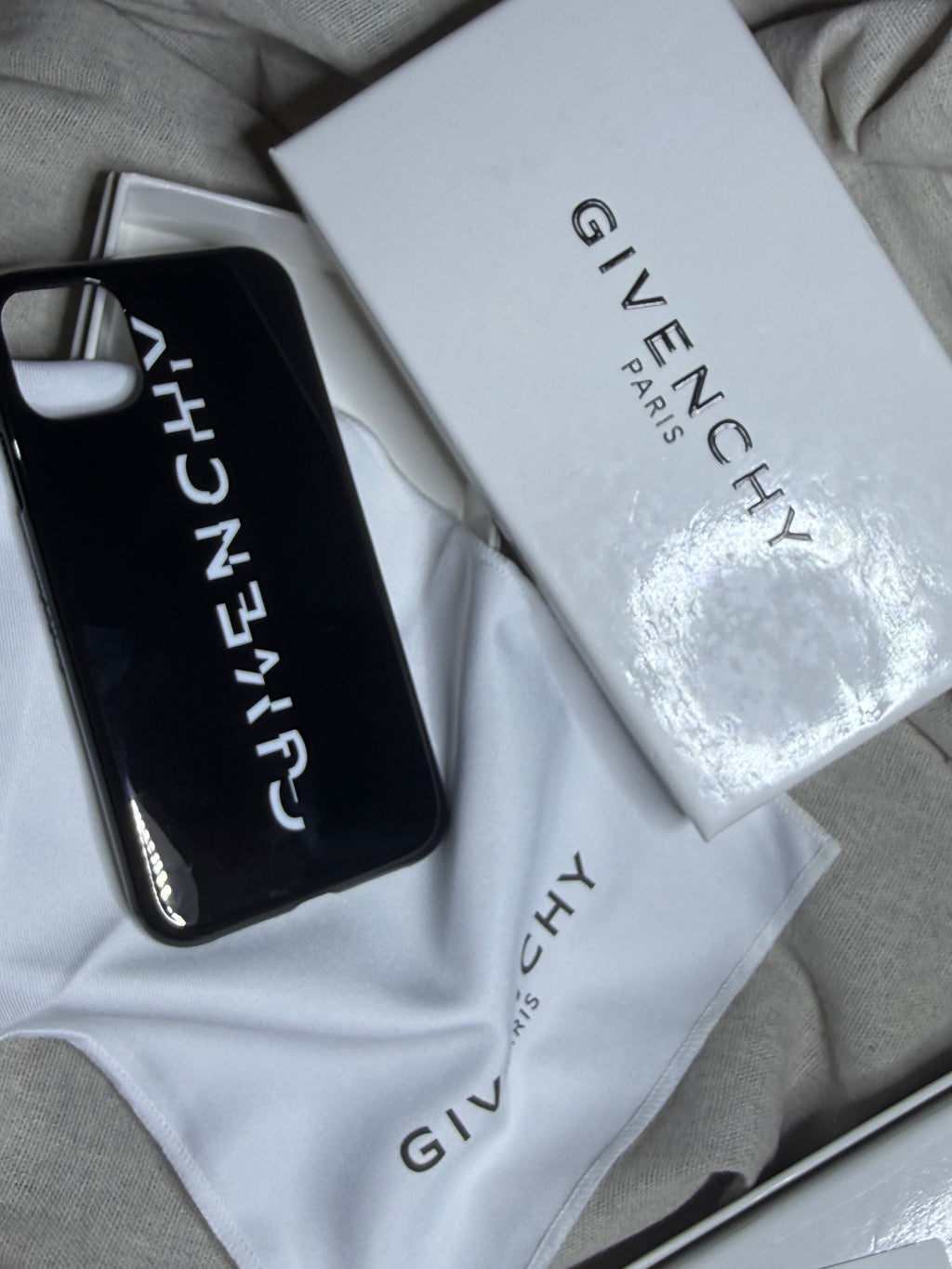 ✨ Neuve 220€ Coque iPhone 11 Givenchy Full Set ✨