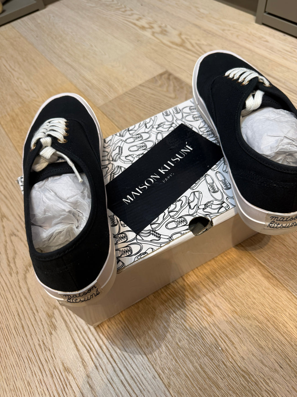 ✨ Neuves 190€ Maison Kitsuné tennis en toile T43 ✨
