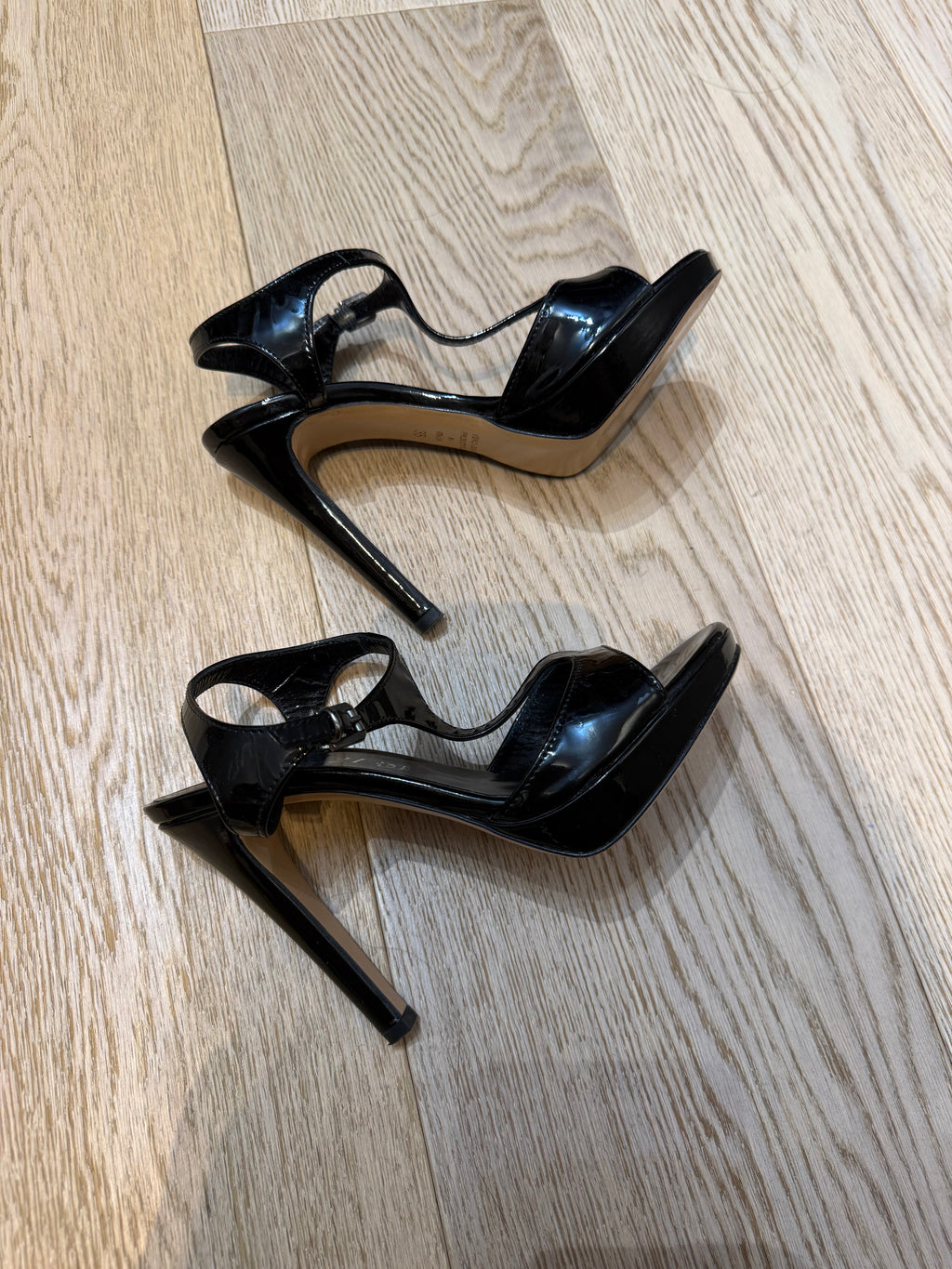 ✨ Thierry 21 - Sandales à bride en cuir vernis - T35 ✨