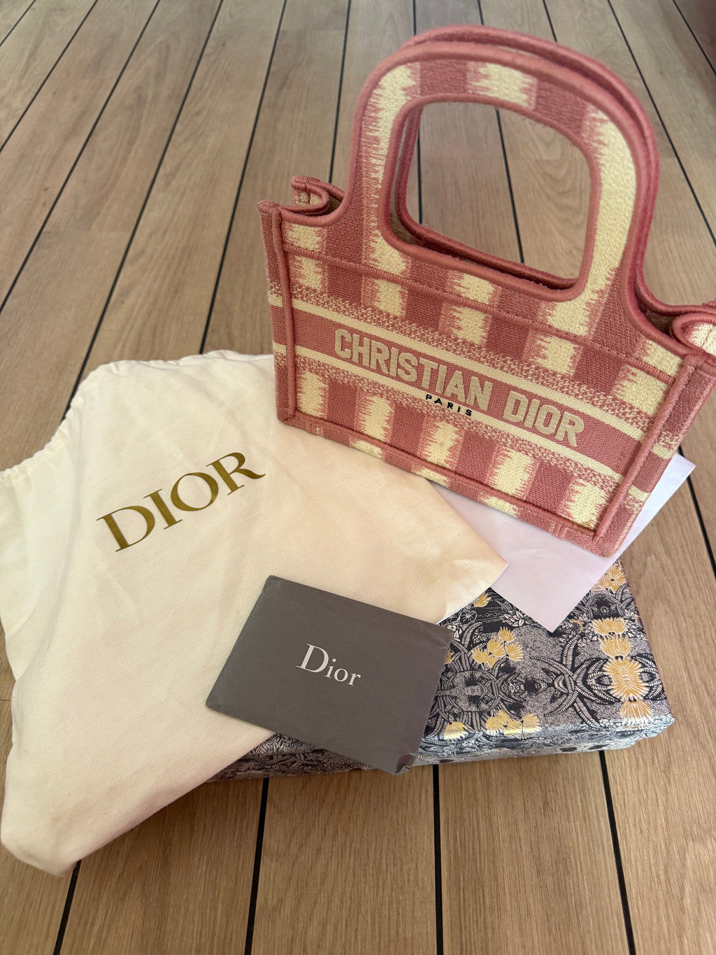 ✨Neuf 2400€ Christian Dior mini Tote édition Limitée full set ✨