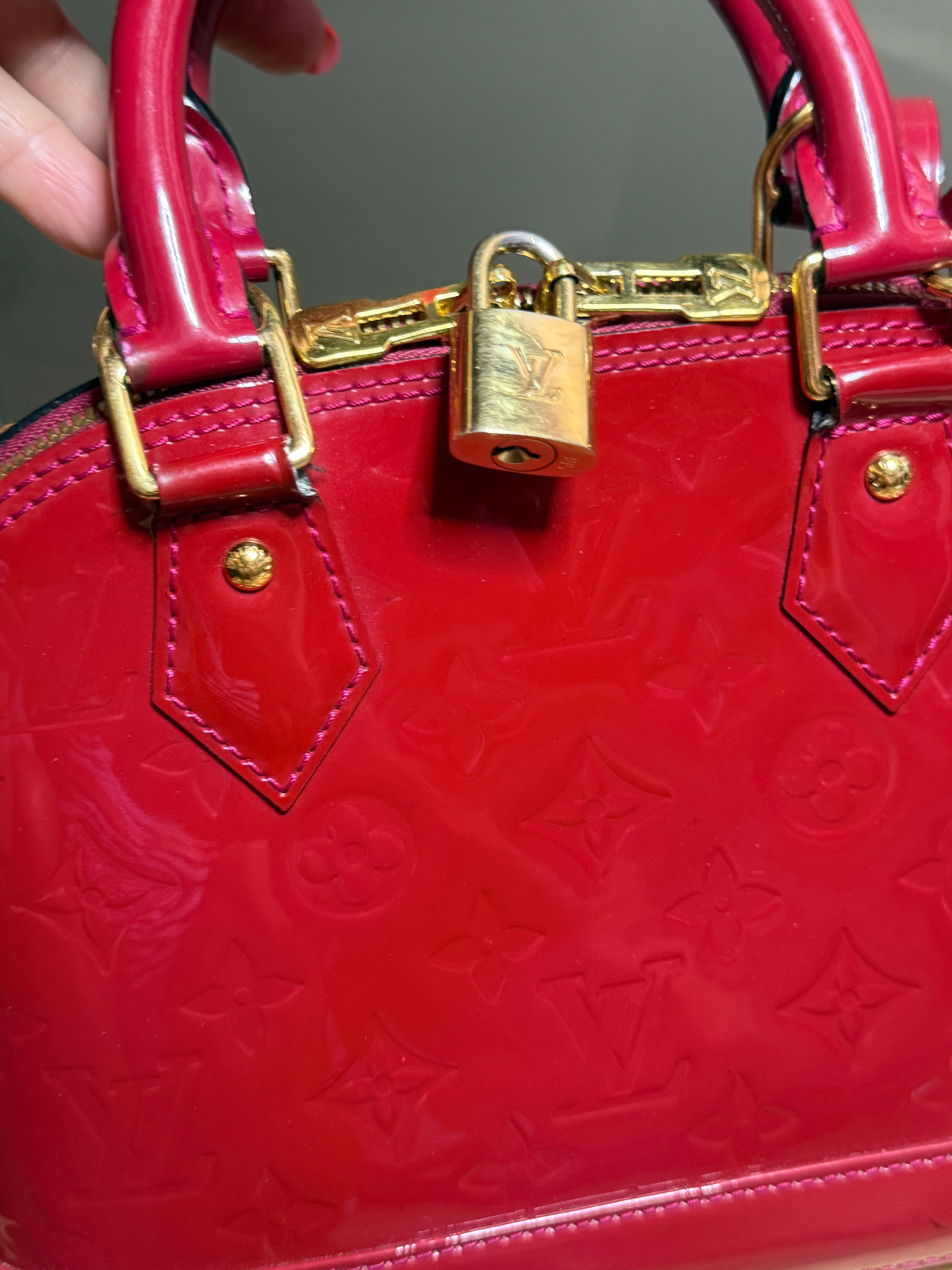 ✨ Sac Louis Vuitton Alma BB Monogram Vernis Rouge + Certificat ENTRUPY ✨