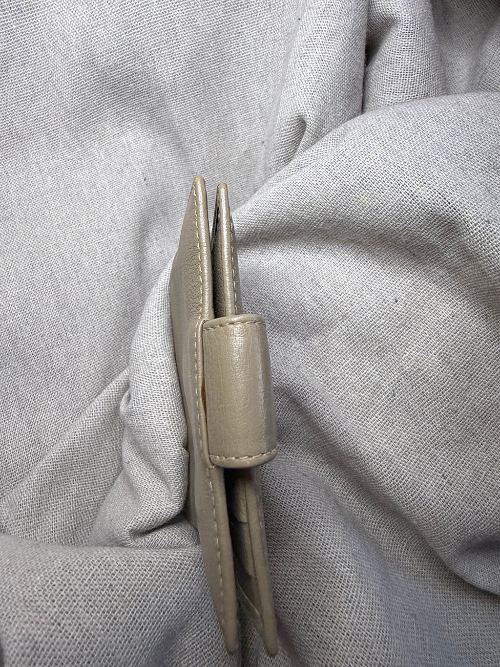 ✨ Christian Dior - Petit Portefeuille Grège en cuir - Mixte ✨