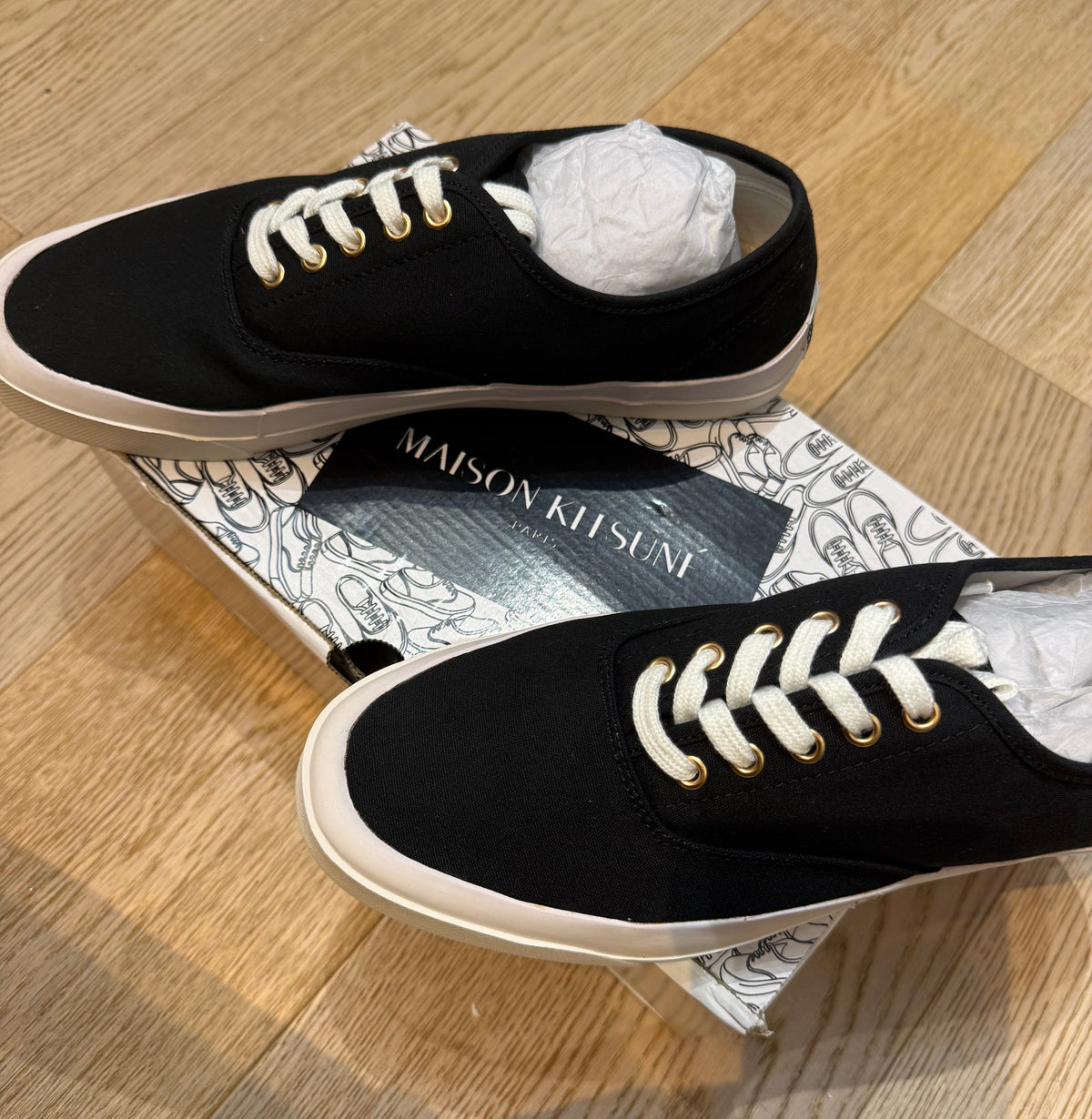 ✨ Neuves 190€ Maison Kitsuné tennis en toile T43 ✨