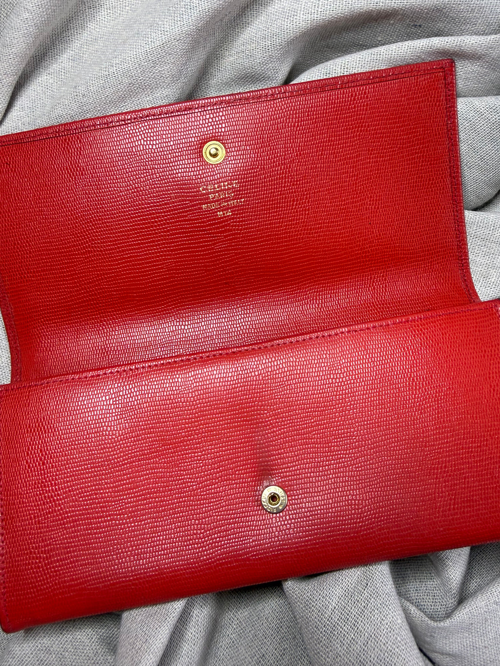 ✨ Portefeuille long Vintage Céline Paris – Cuir Rouge façon Lézard & Fermoir Cercle Doré ✨