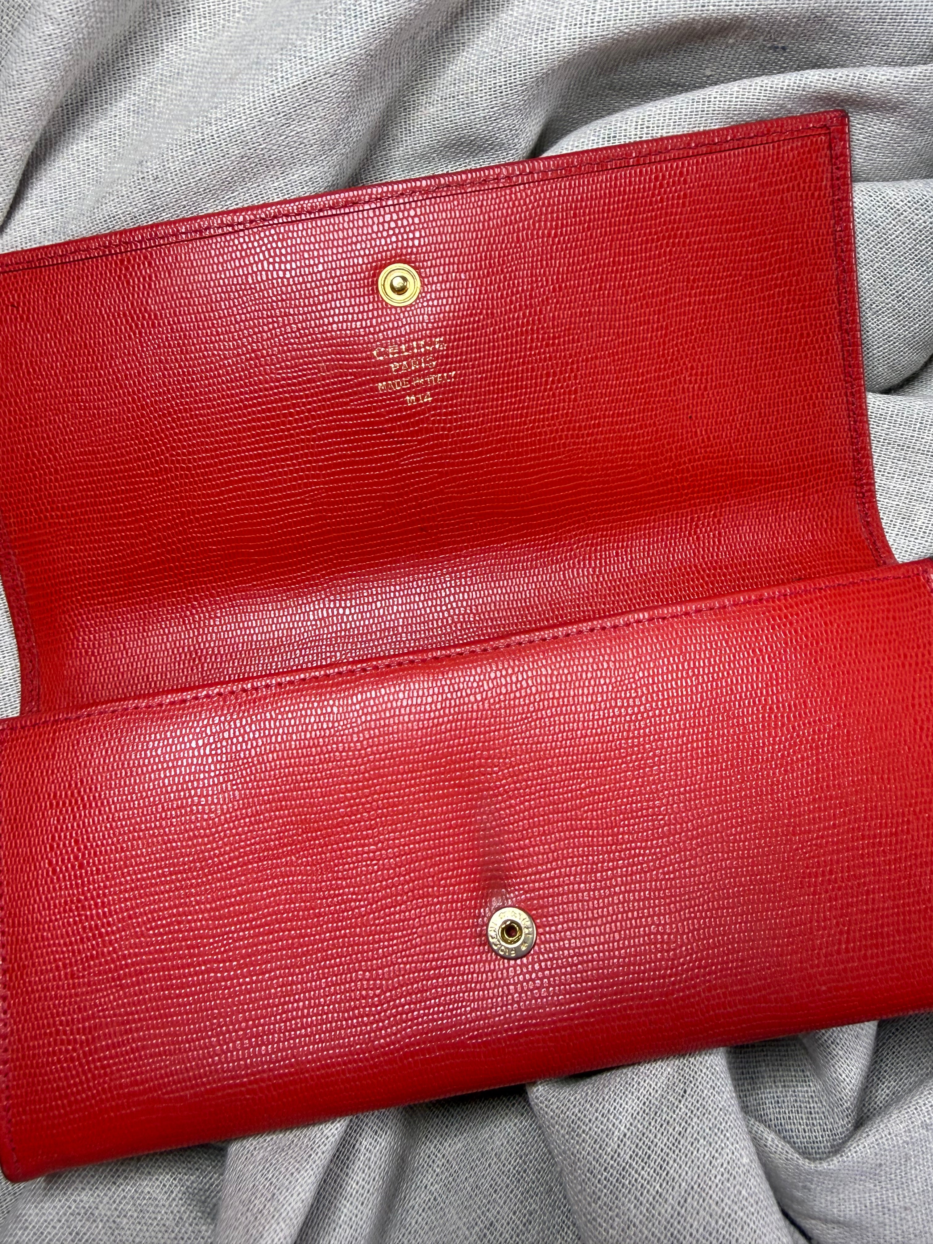 ✨ Portefeuille long Vintage Céline Paris – Cuir Rouge façon Lézard & Fermoir Cercle Doré ✨