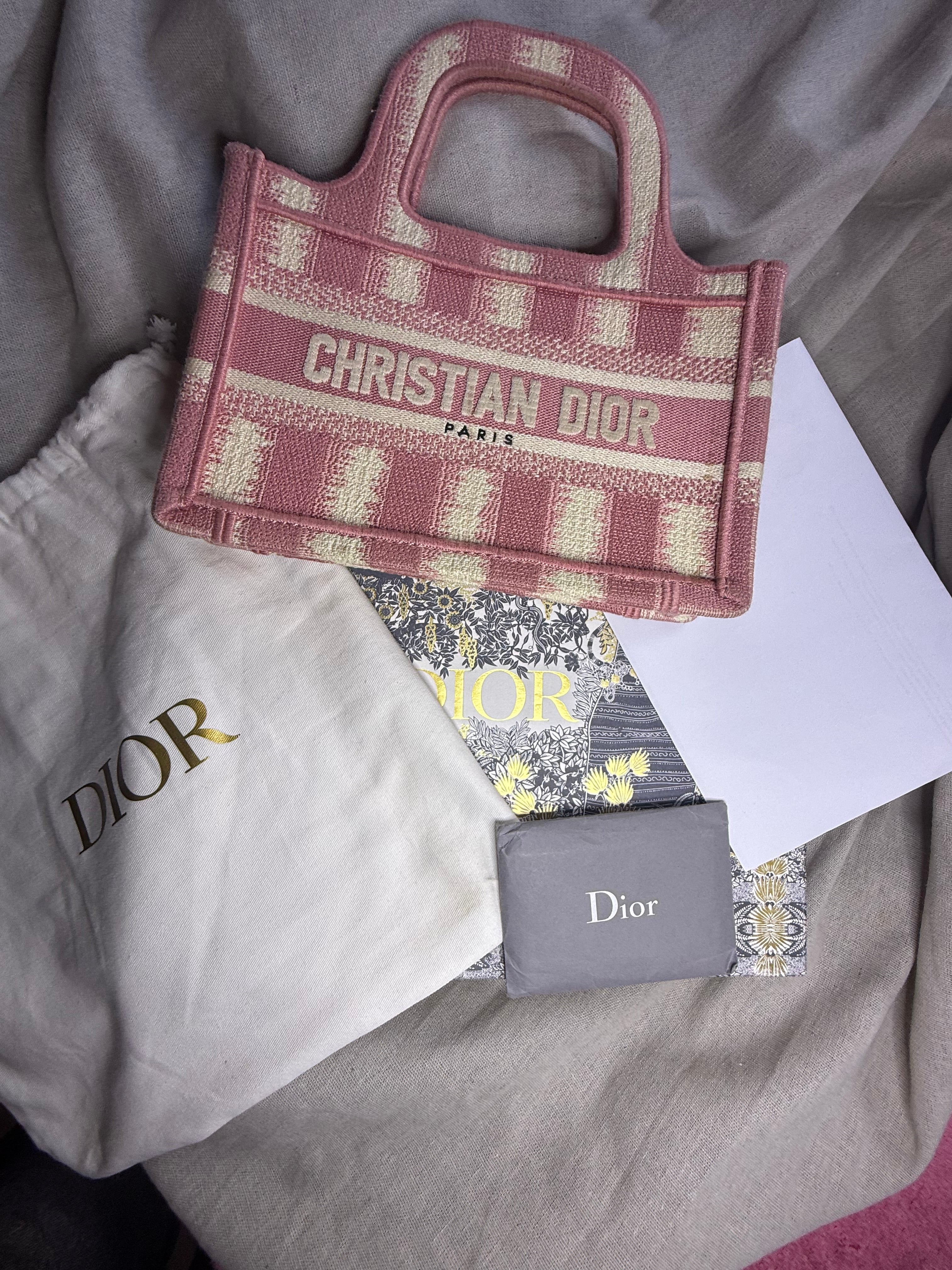 ✨Neuf 2400€ Christian Dior mini Tote édition Limitée full set ✨