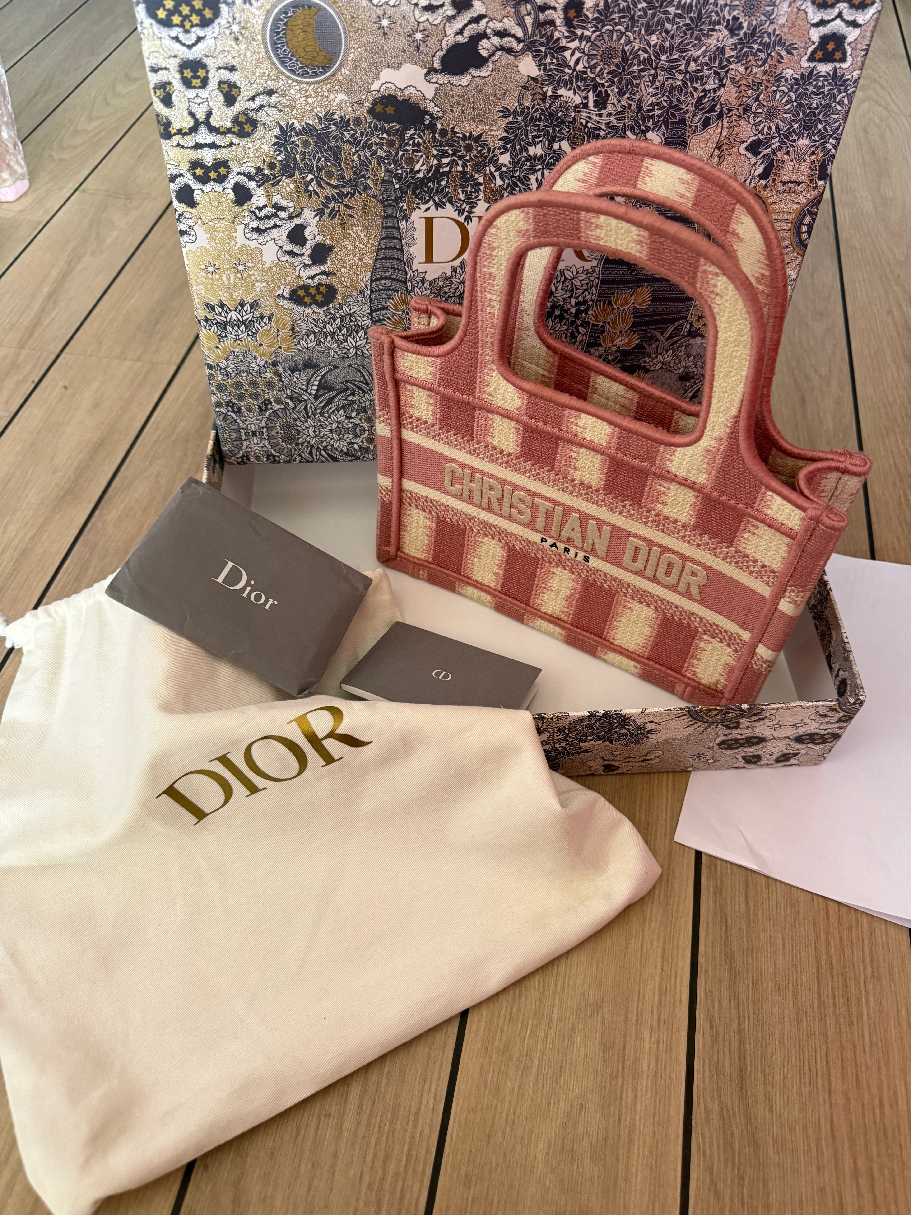 ✨Neuf 2400€ Christian Dior mini Tote édition Limitée full set ✨