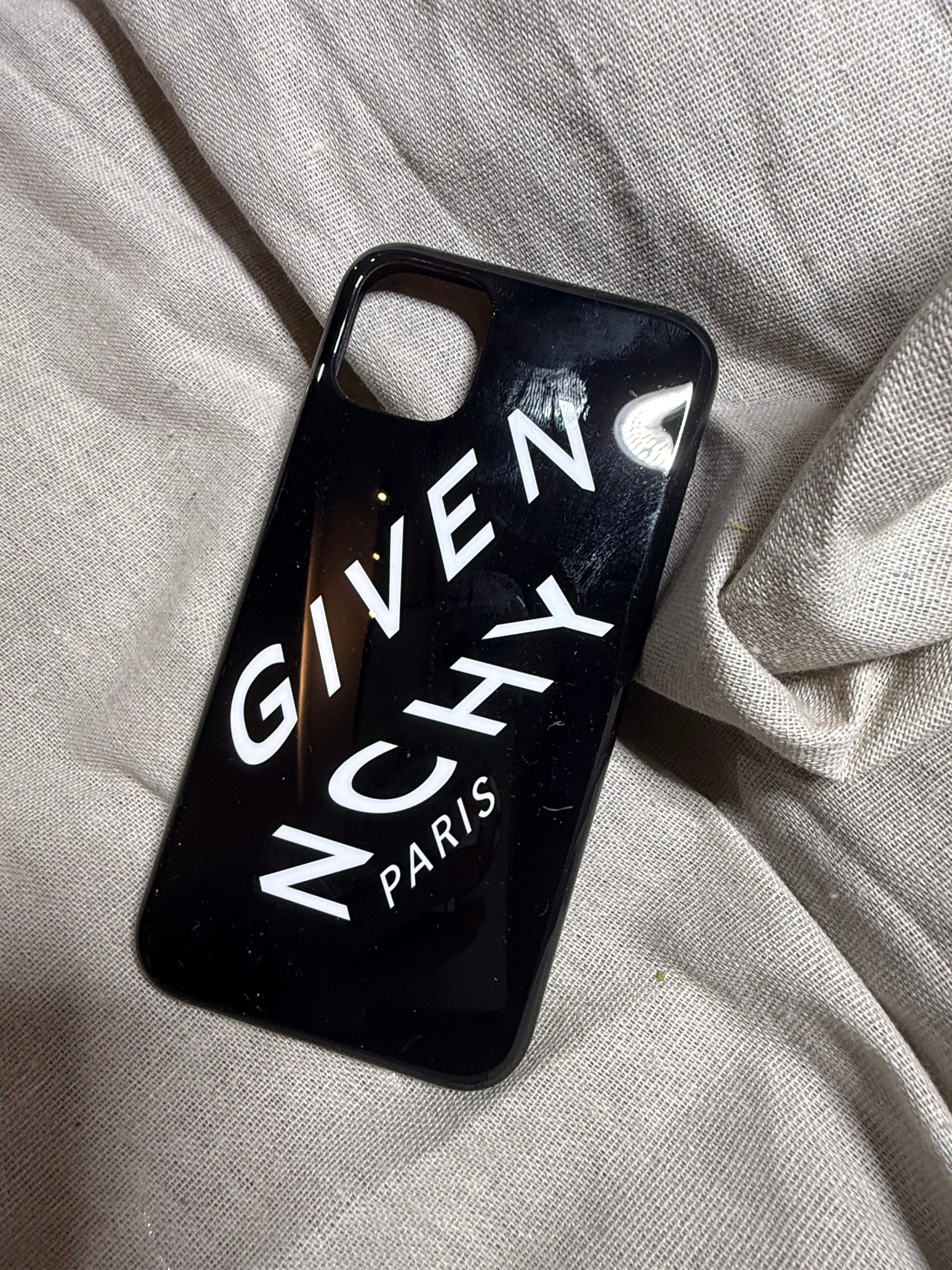 ✨ Neuve 220€ coque Givenchy iPhone 11 full set ✨