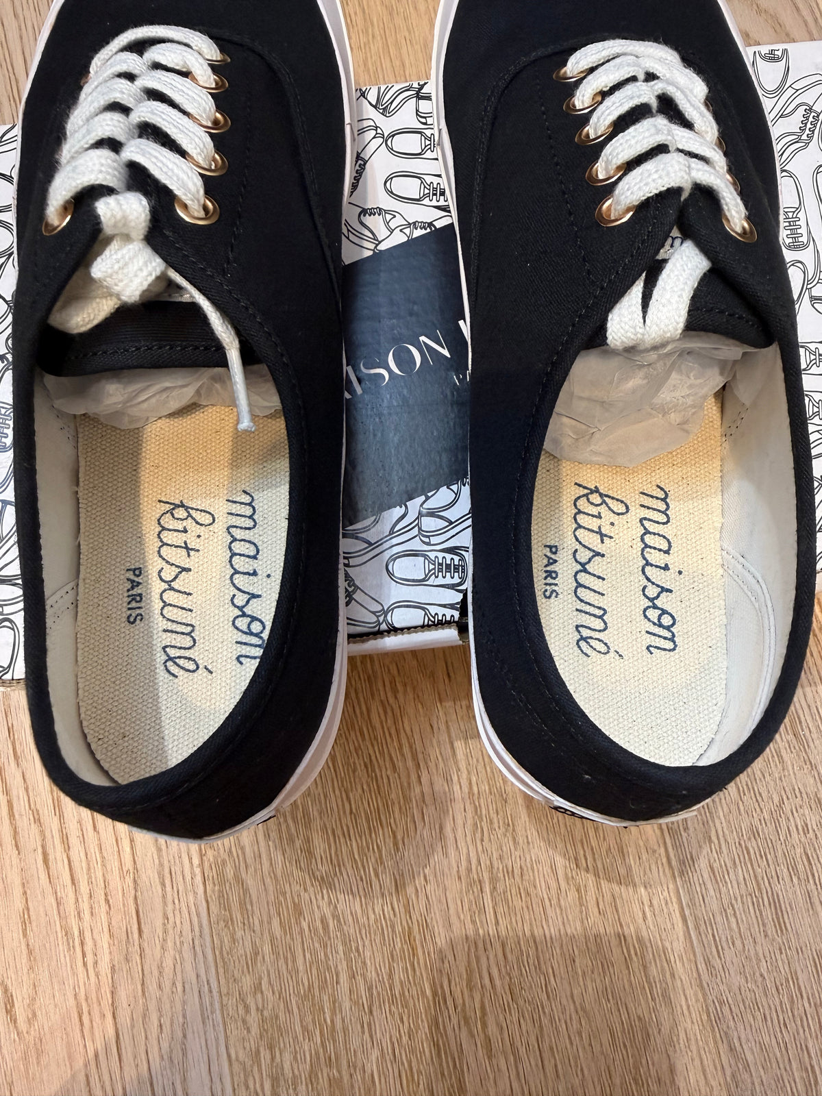 ✨ Neuves 190€ Maison Kitsuné tennis en toile T43 ✨