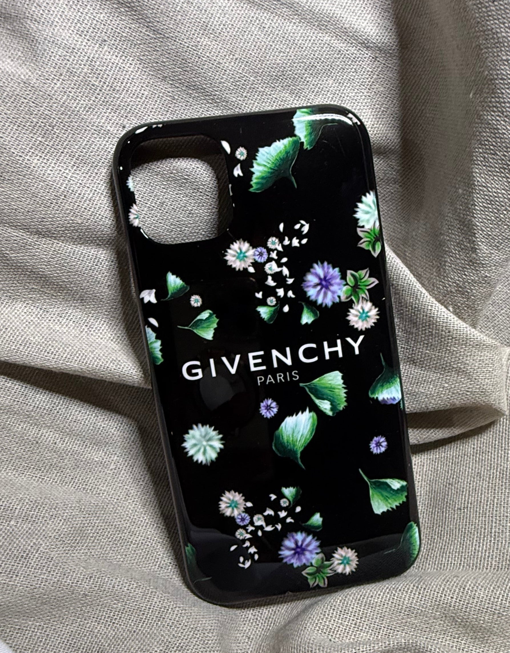 ✨ Neuve 230€ coque Givenchy florale iPhone 11 full set ✨