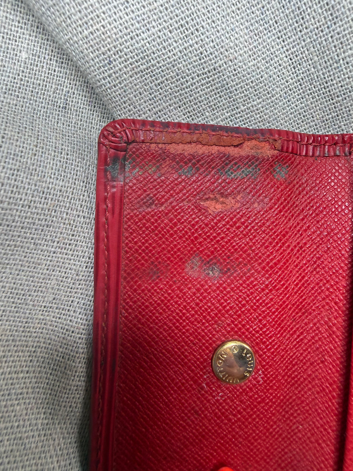 ✨ Louis Vuitton - Porte clés cuir épi rouge ✨