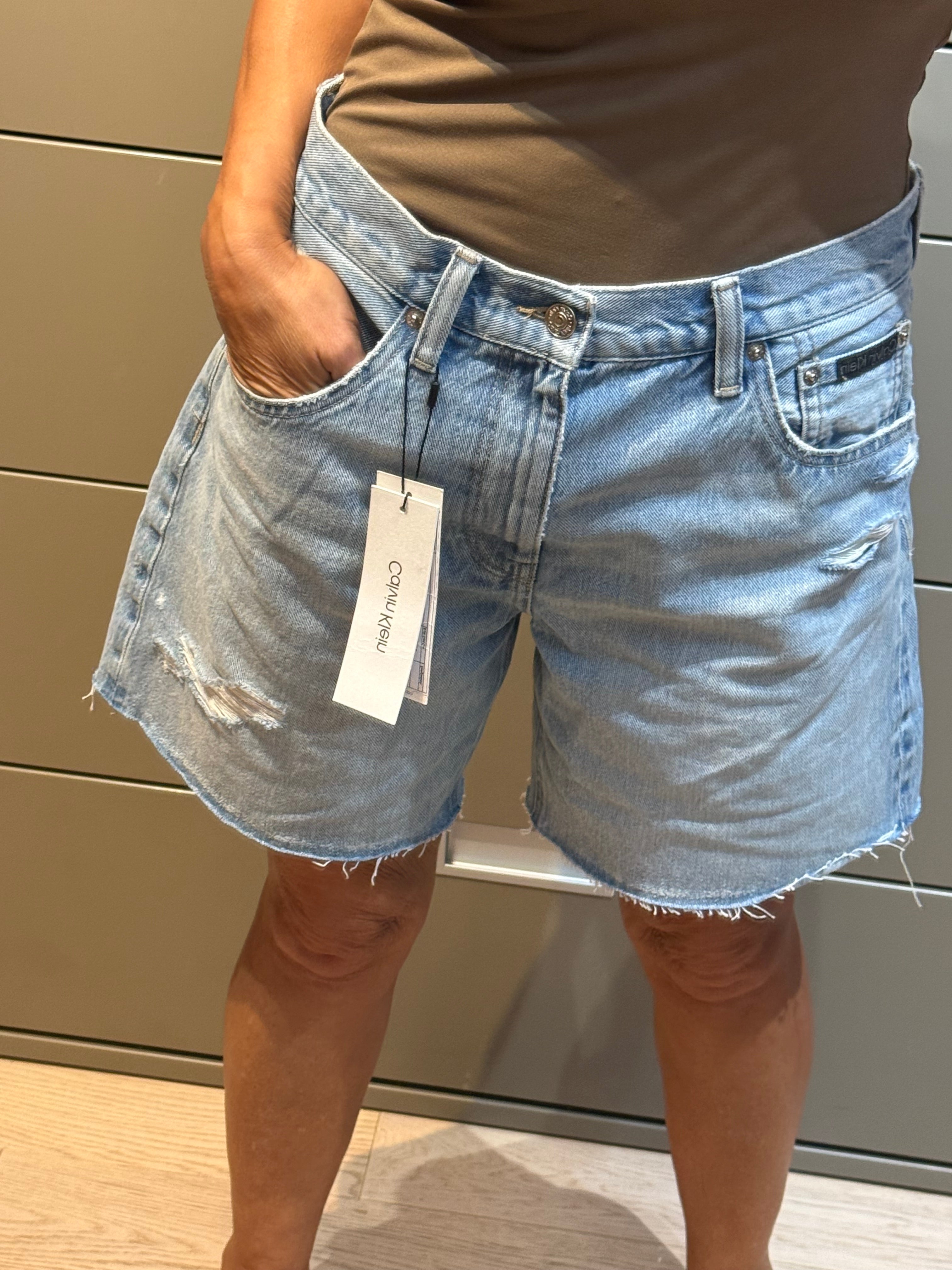 ✨ Neuf 90€ bermuda en jean Calvin Klein T38 ✨