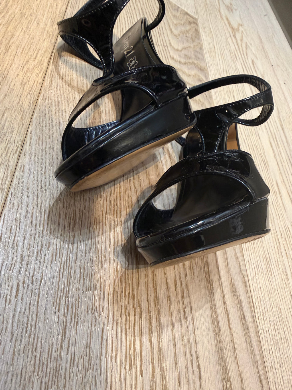 ✨ Thierry 21 - Sandales à bride en cuir vernis - T35 ✨
