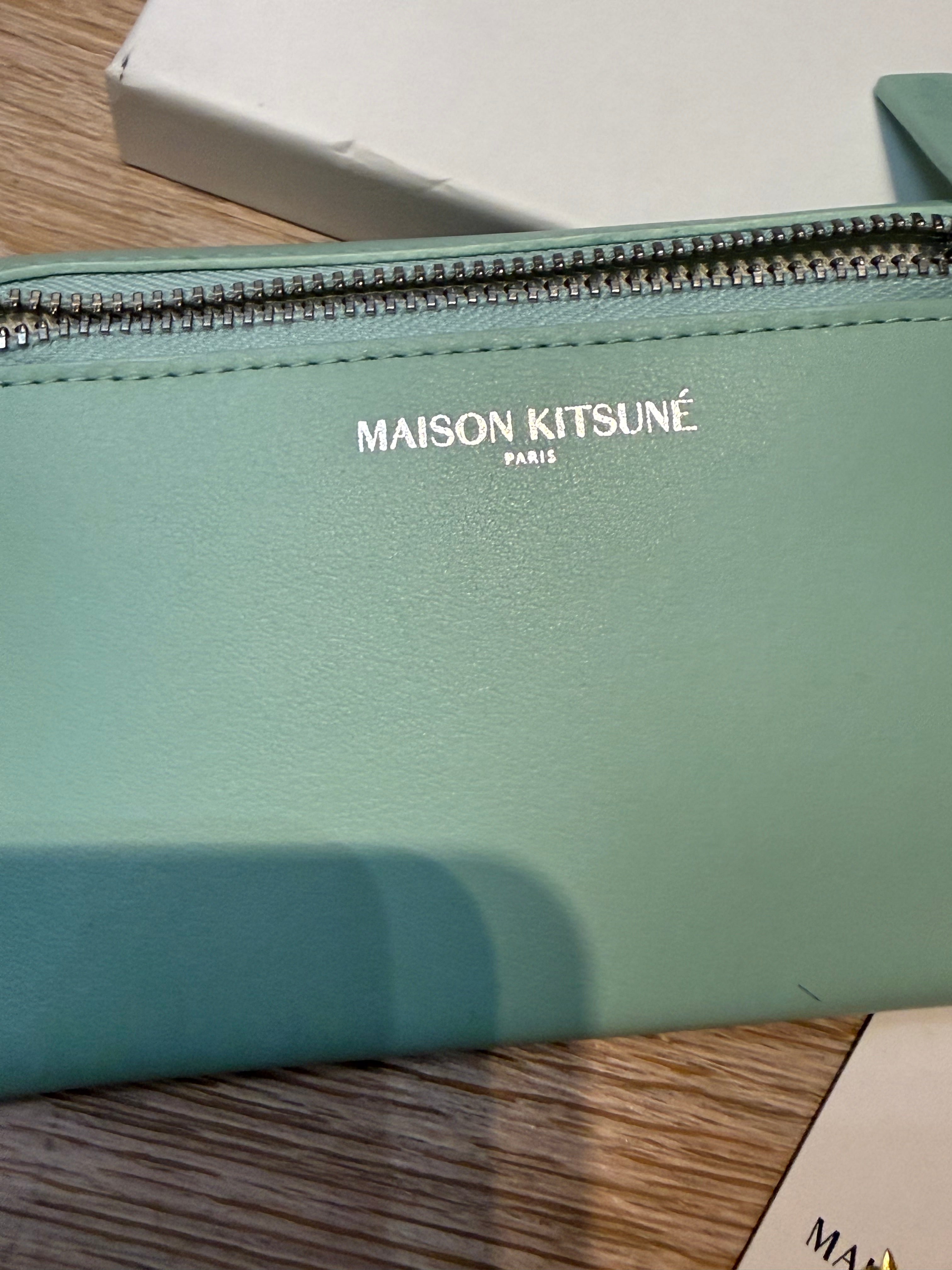 ✨Neuve 240€ Maison Kitsuné pochette cuir full set ✨