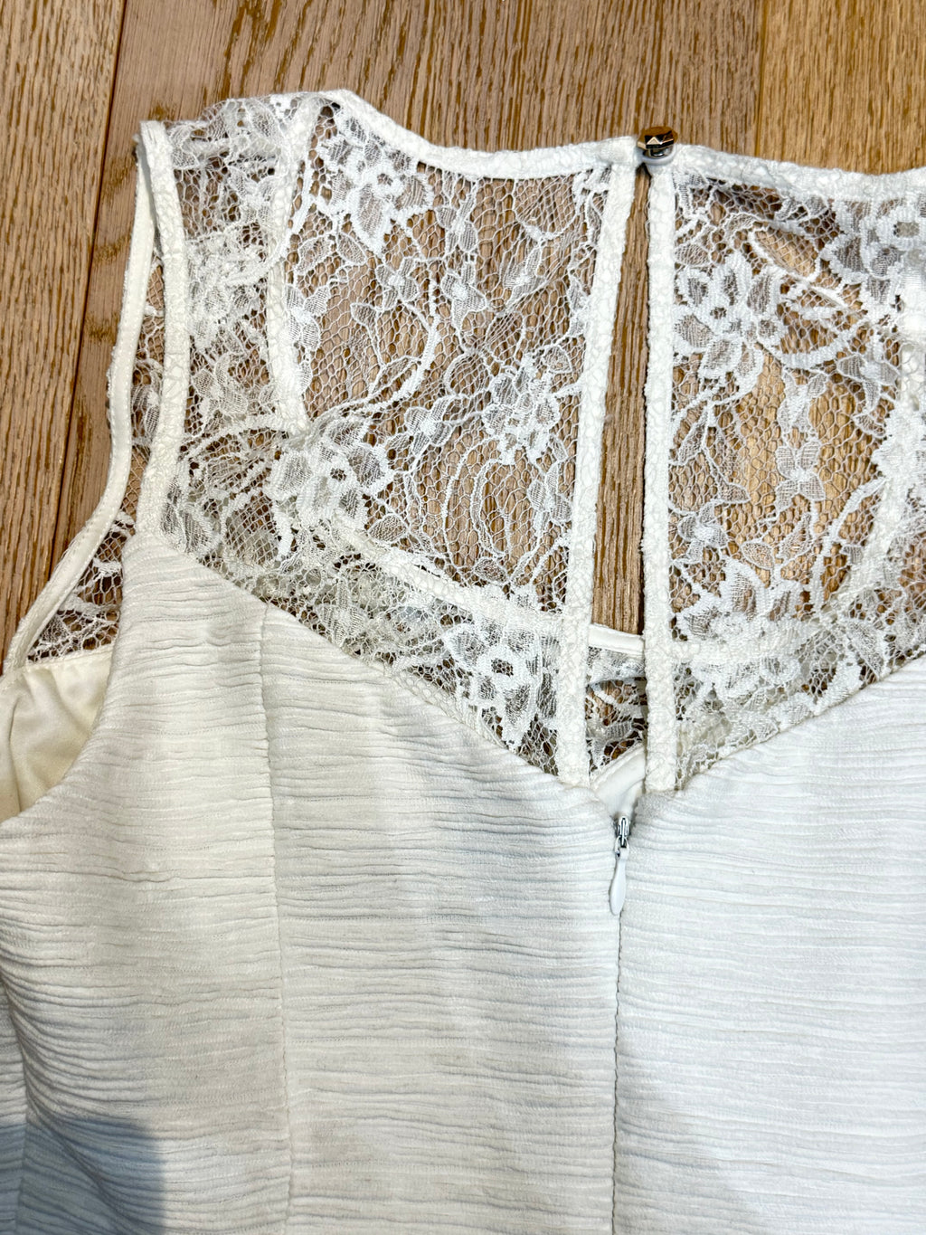 ✨ Guess - Robe fourreau blanche - T36 S ✨