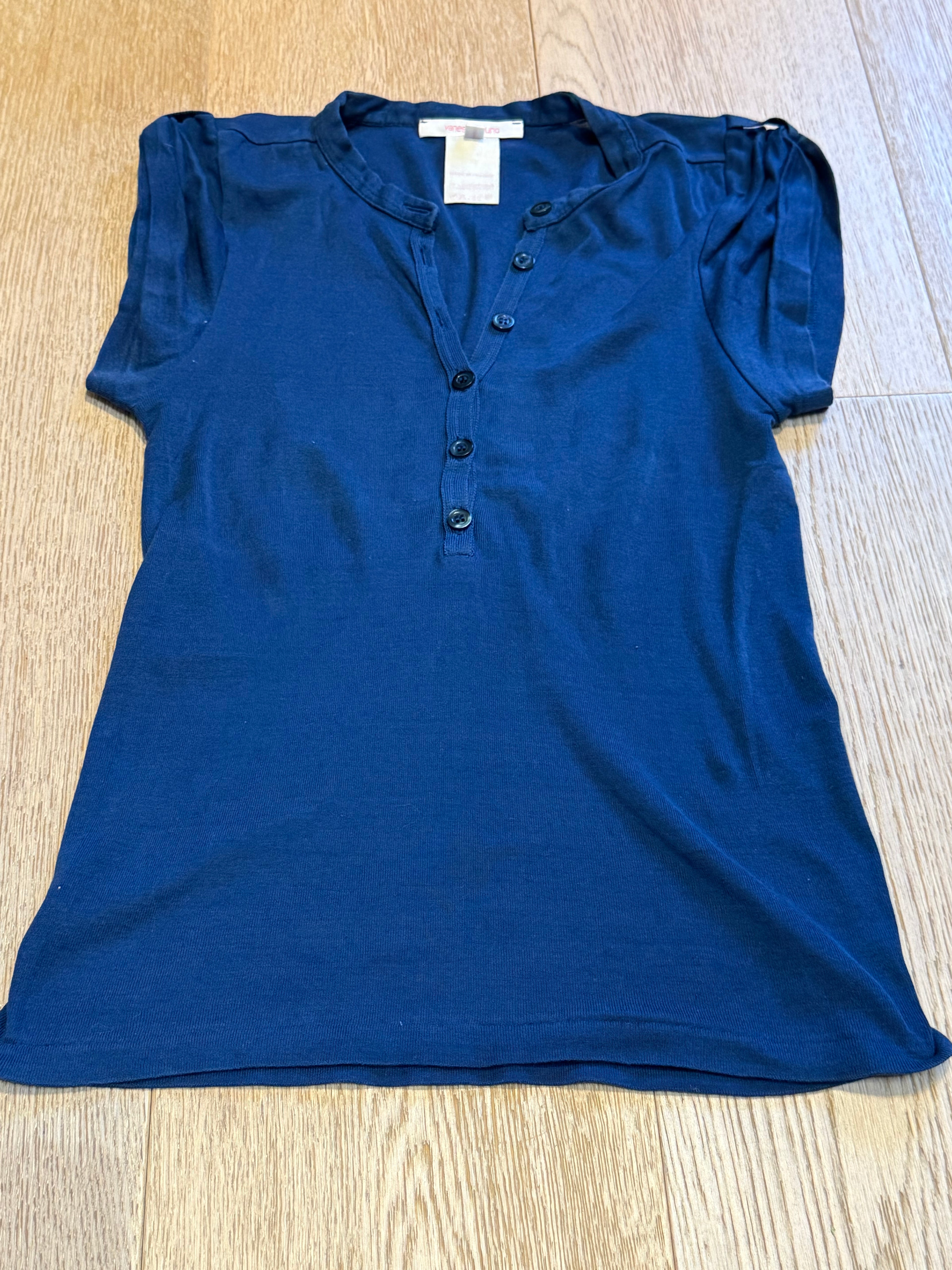 ✨ T-shirt col tunisien Vanessa Bruno – Bleu Marine – Taille 2 (38) ✨