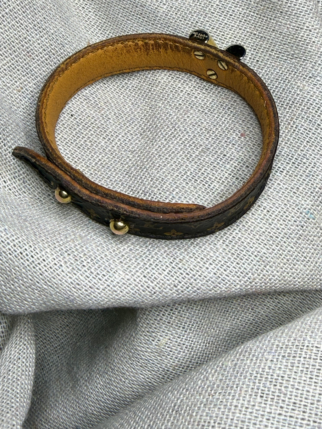 ✨ Iconique Bracelet Louis Vuitton « Essential V » — Full Set ✨