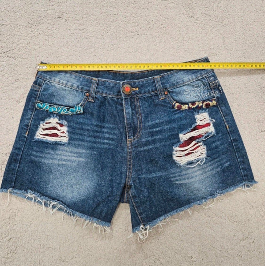 ✨ Desigual - Short en jean - Broderies & Details - T40 ok 42✨