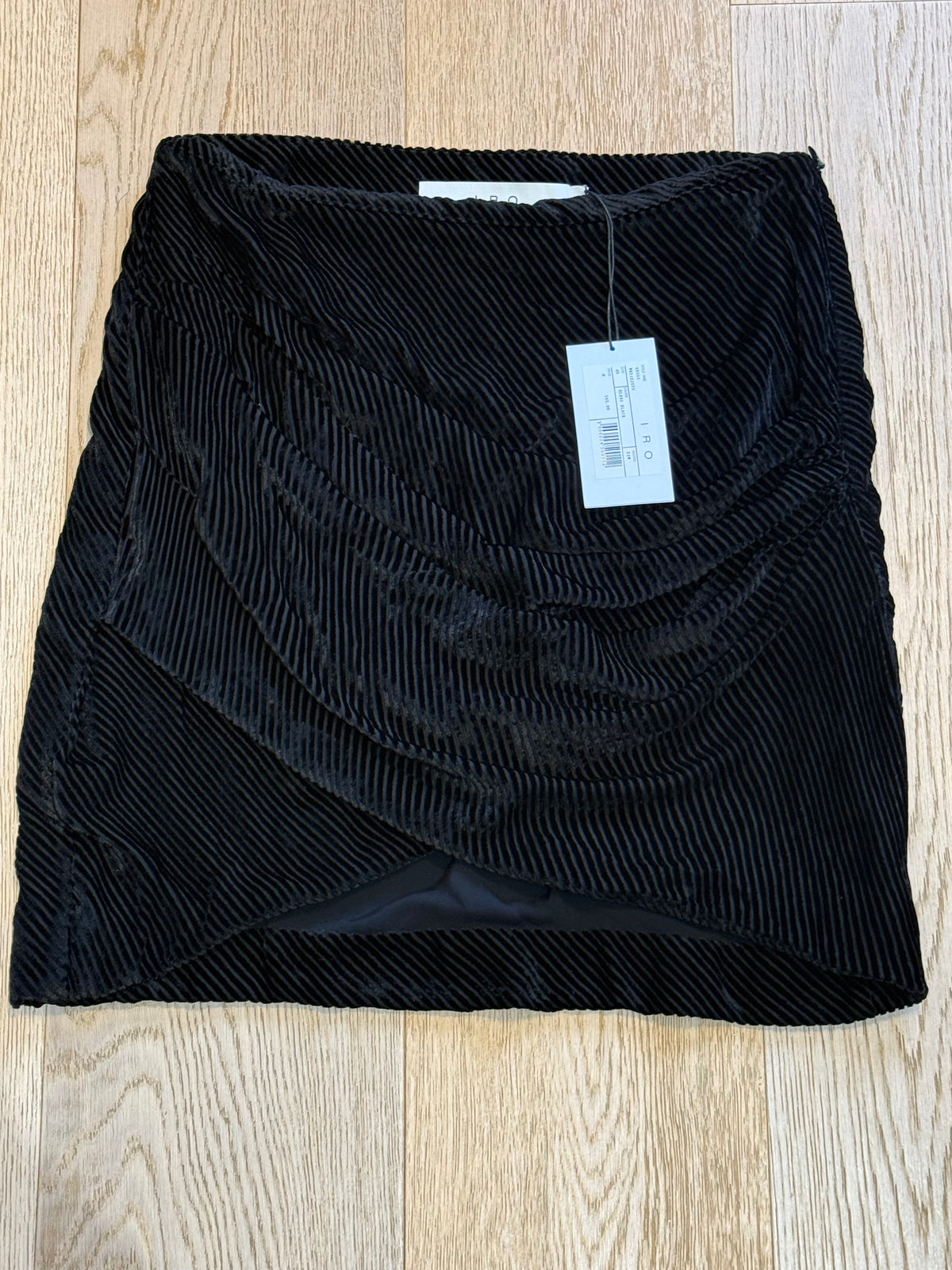 ✨ Neuve 365€ - IRO - jupe velours noir asymétrique - T40 L ✨