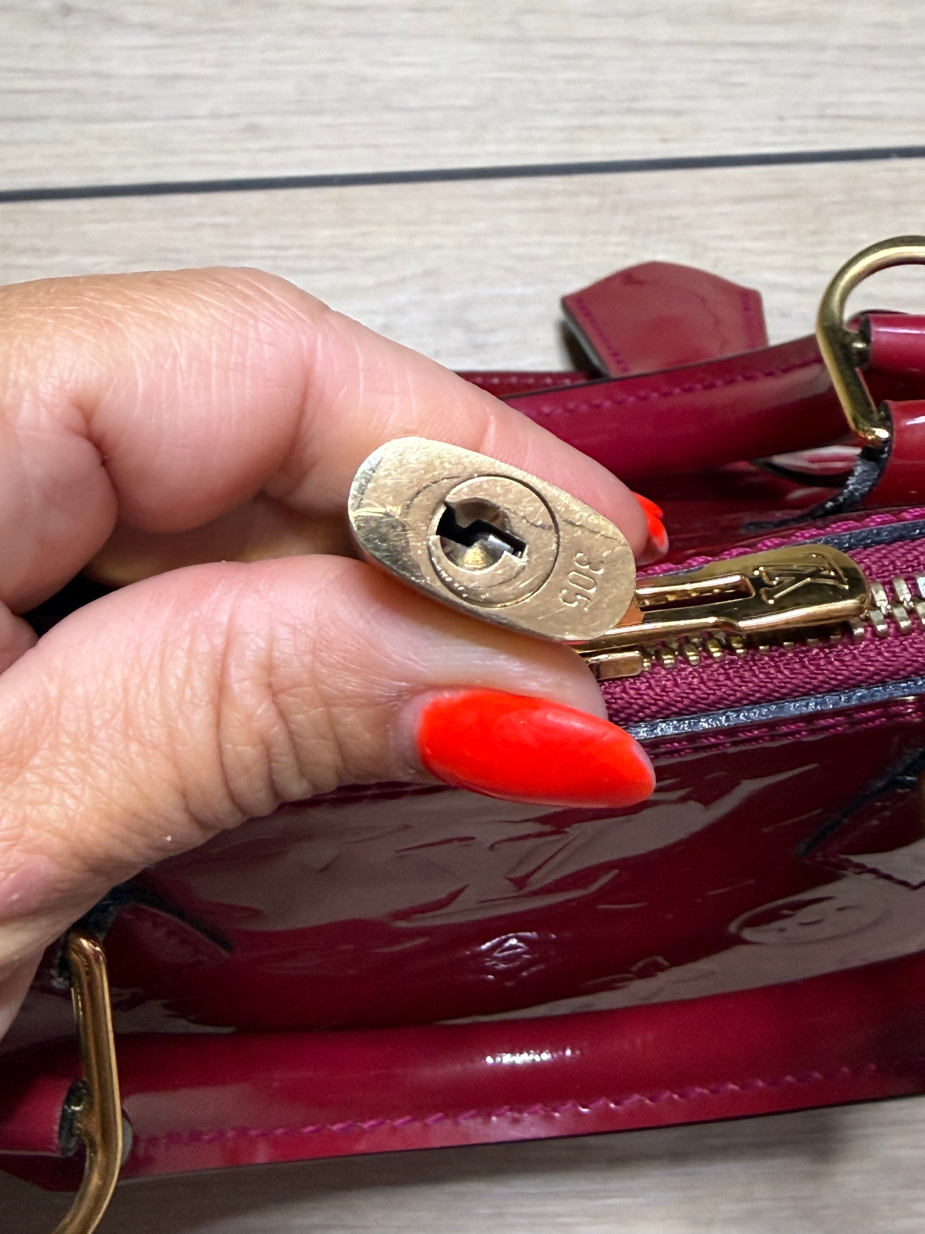 ✨ Sac Louis Vuitton Alma BB Monogram Vernis Rouge + Certificat ENTRUPY ✨