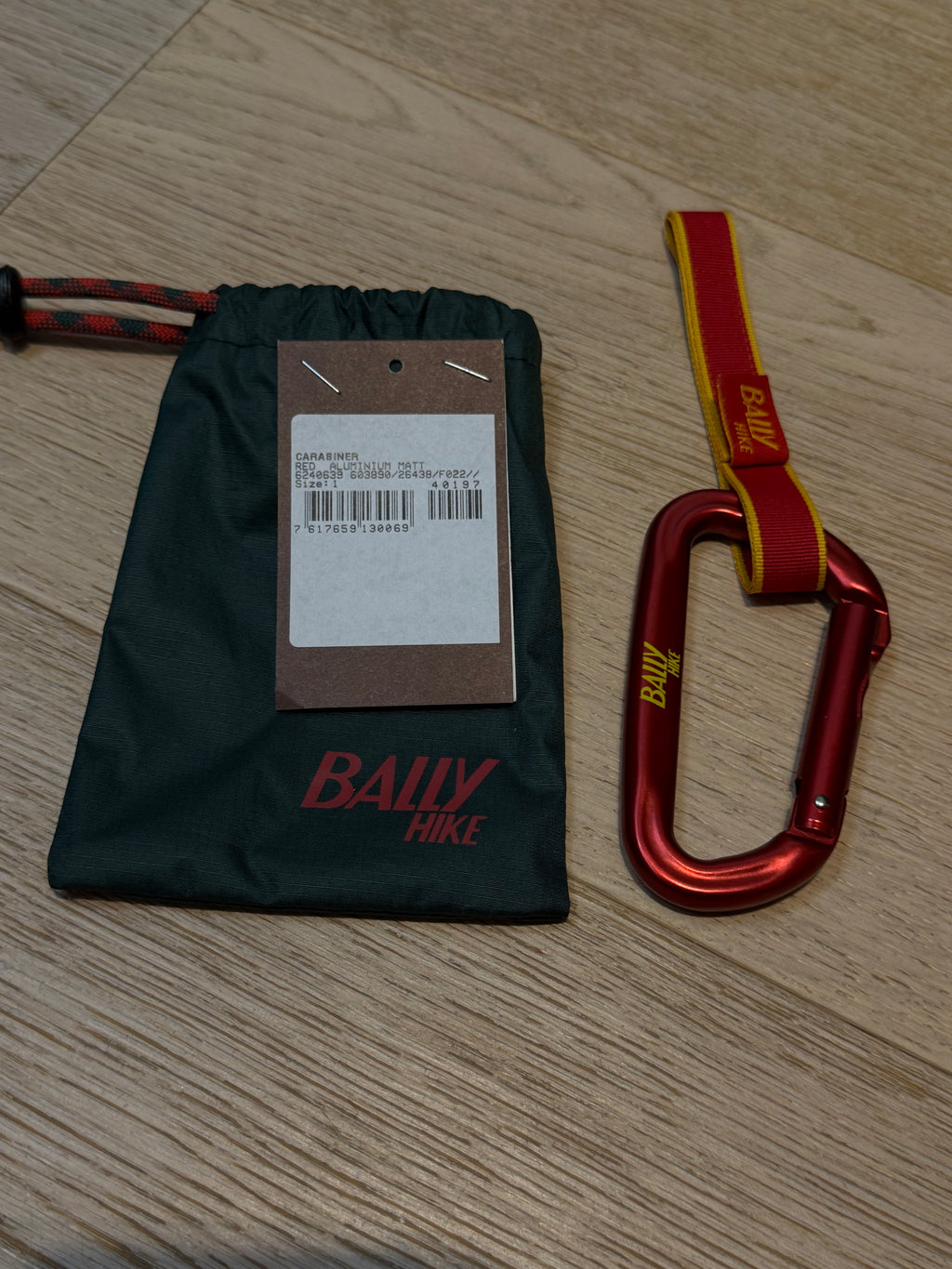 ✨ Neuf 180€ Bally mousqueton porte clés rouge full set ✨