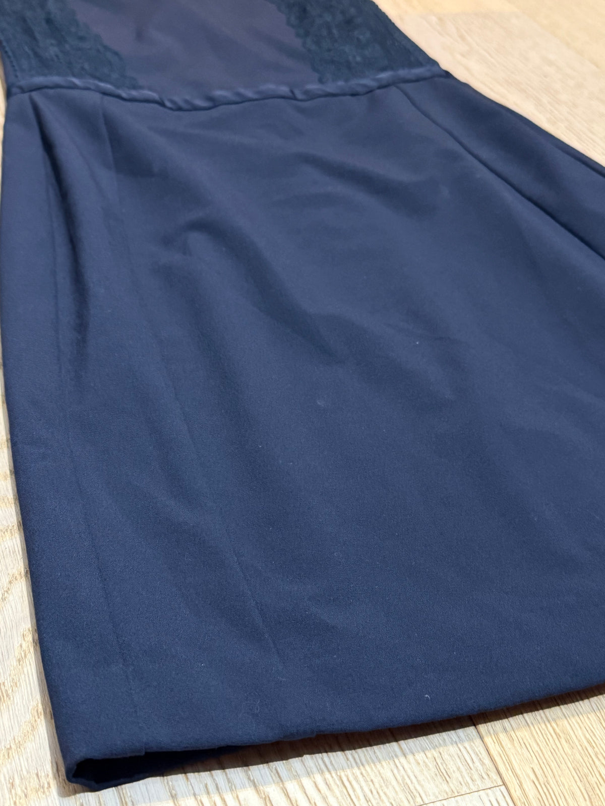 ✨ Armani Jeans - Robe classe dentelle bleu marine - T36 ✨