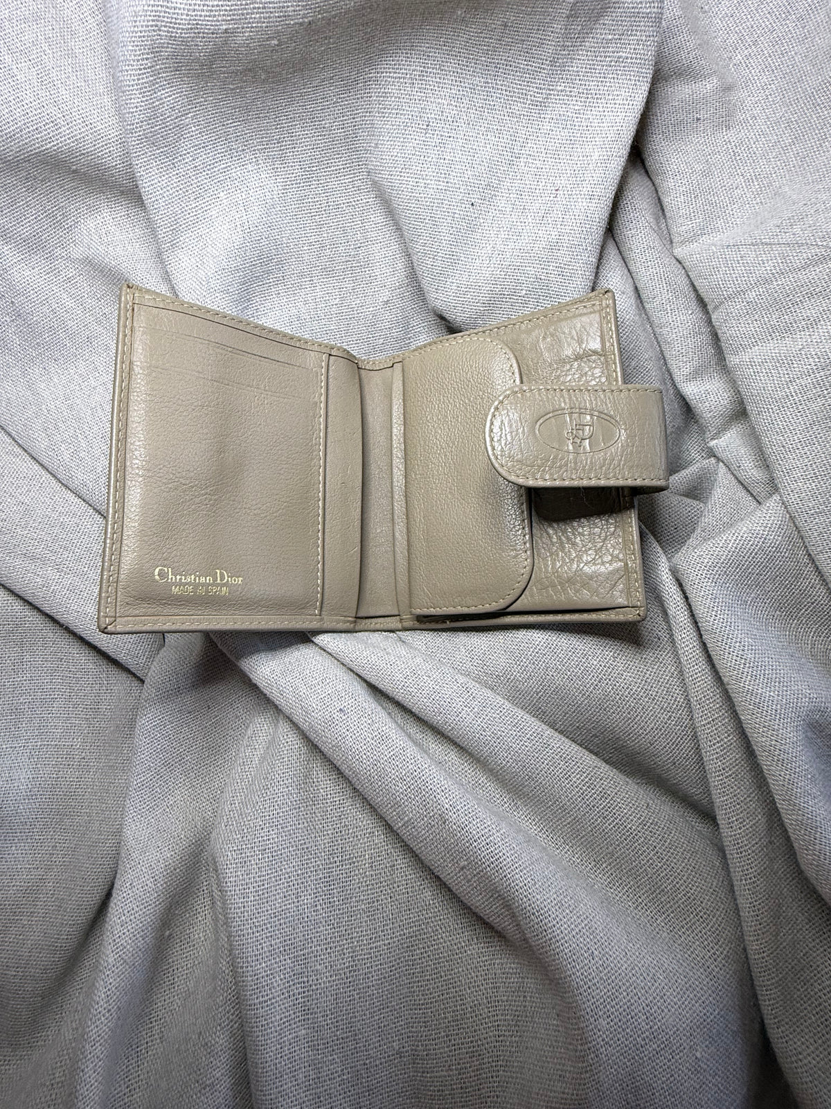 ✨ Christian Dior - Petit Portefeuille Grège en cuir - Mixte ✨