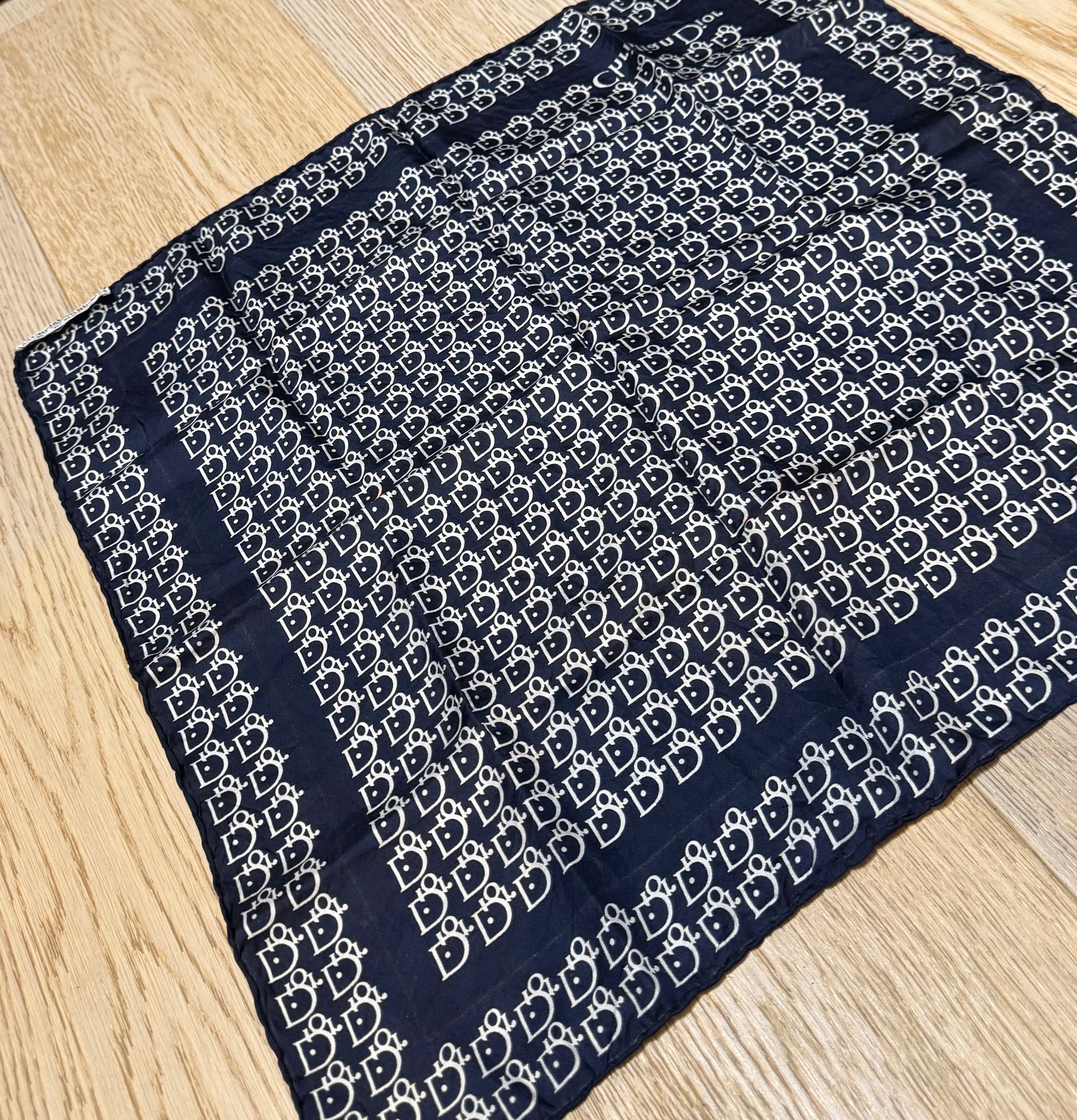 ✨ Carré de soie Christian Dior 45cm ✨