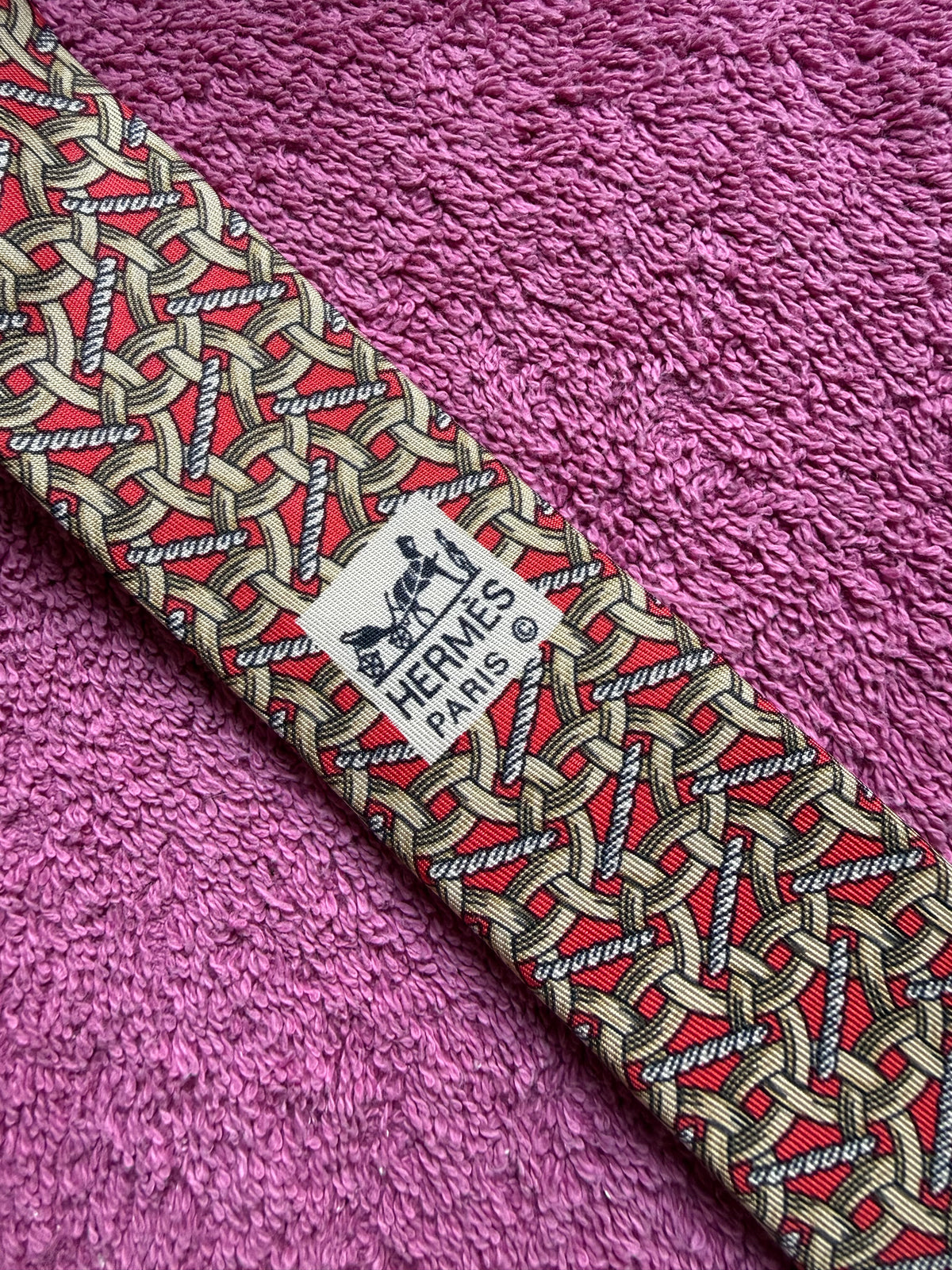✨ Hermès - Cravate en soie imprimés maillons ✨