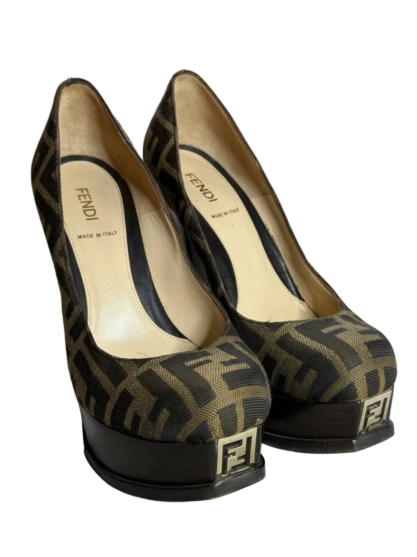 ✨ Fendi Escarpins logomania T.37-37,5 ✨