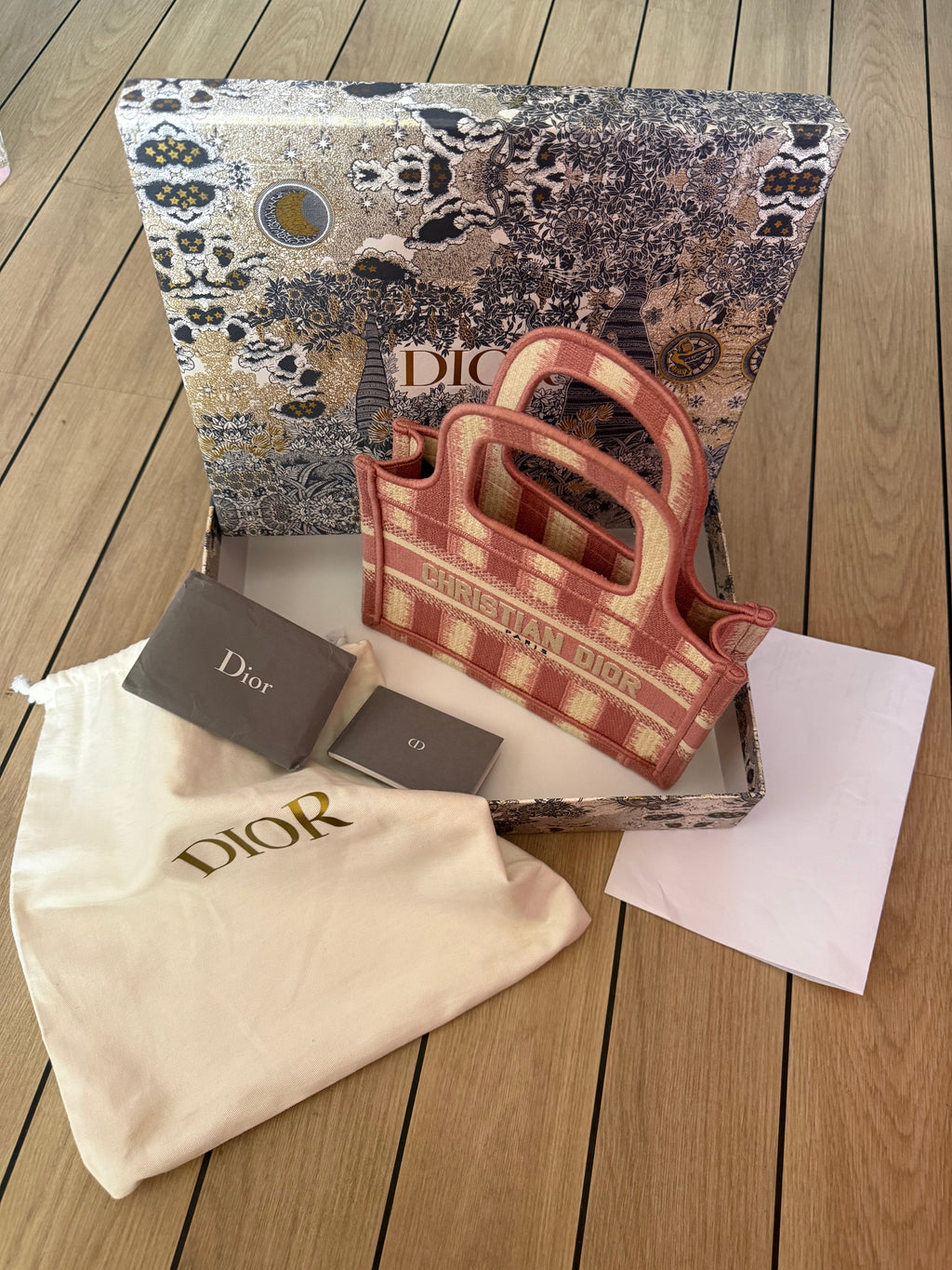 ✨Neuf 2400€ Christian Dior mini Tote édition Limitée full set ✨