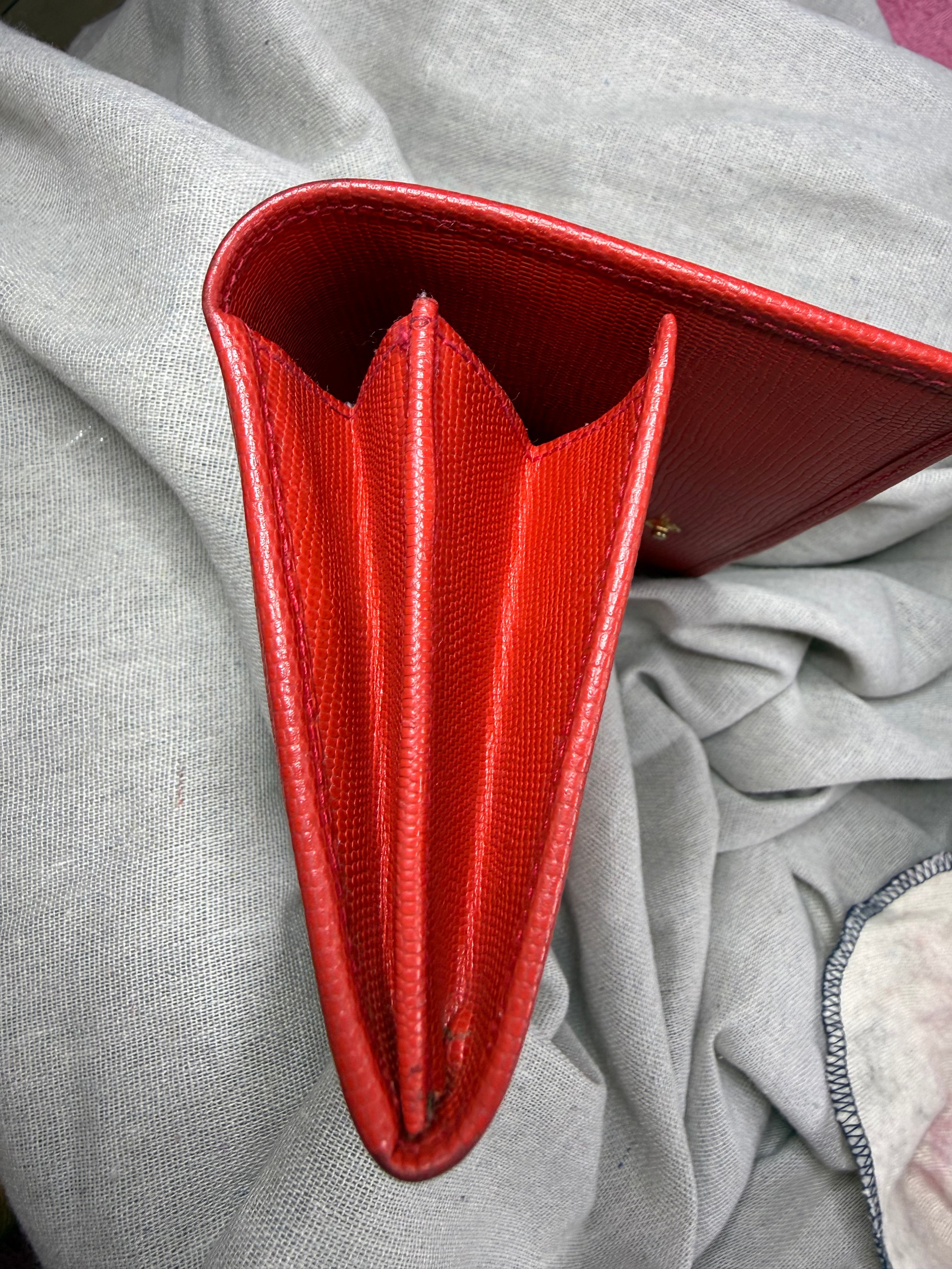 ✨ Portefeuille long Vintage Céline Paris – Cuir Rouge façon Lézard & Fermoir Cercle Doré ✨