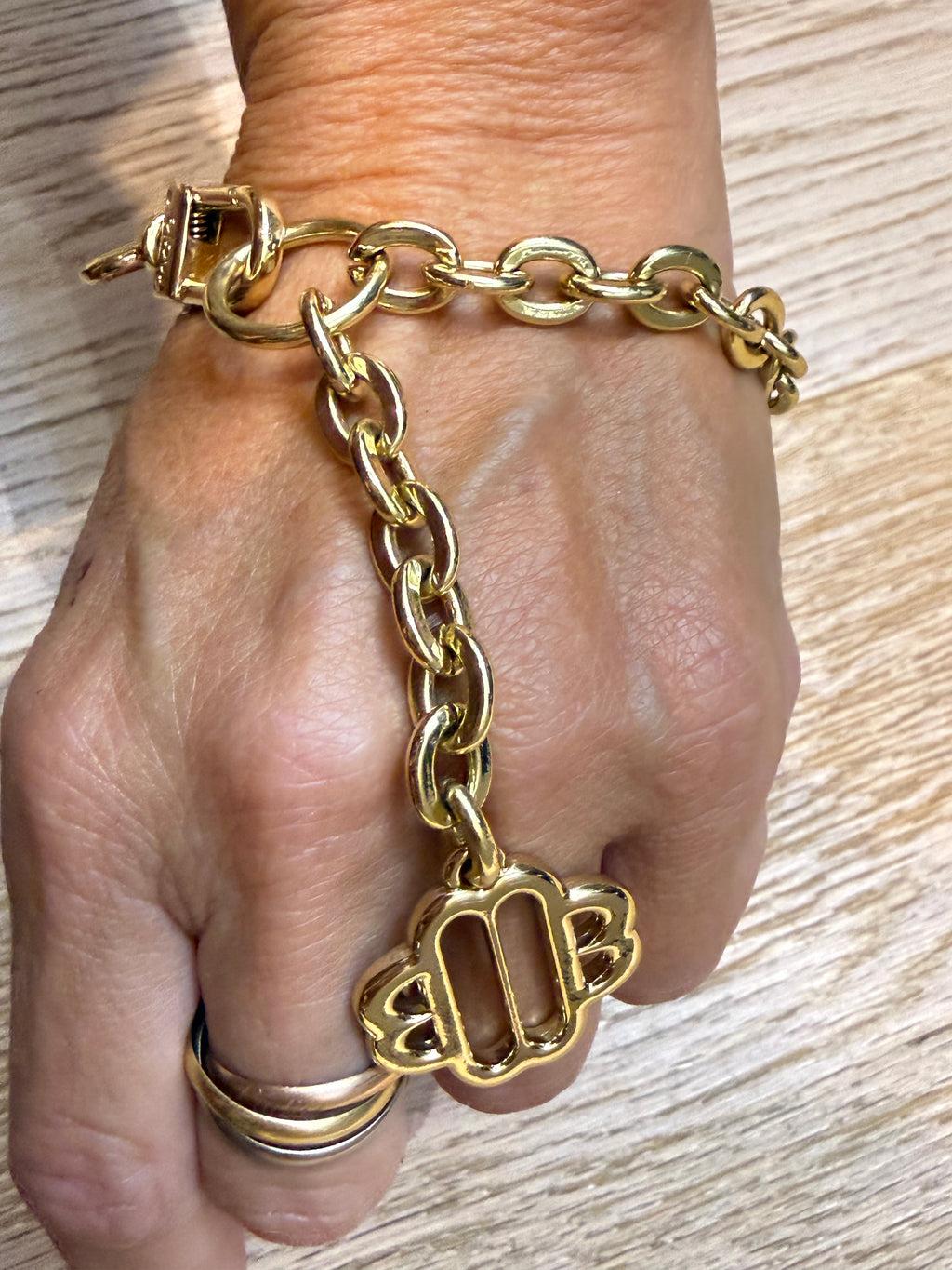✨ Neuf 95,00 € — Maje Paris — Bijou de sac & bracelet chaîne doré Trèfle ✨