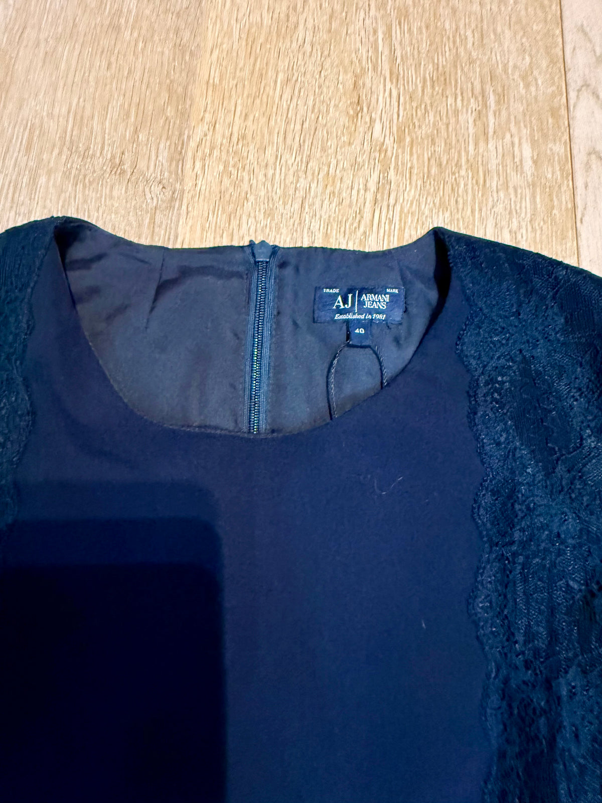 ✨ Armani Jeans - Robe classe dentelle bleu marine - T36 ✨