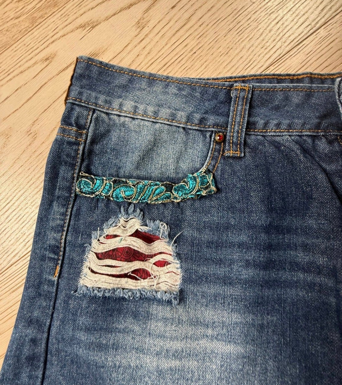 ✨ Desigual - Short en jean - Broderies & Details - T40 ok 42✨