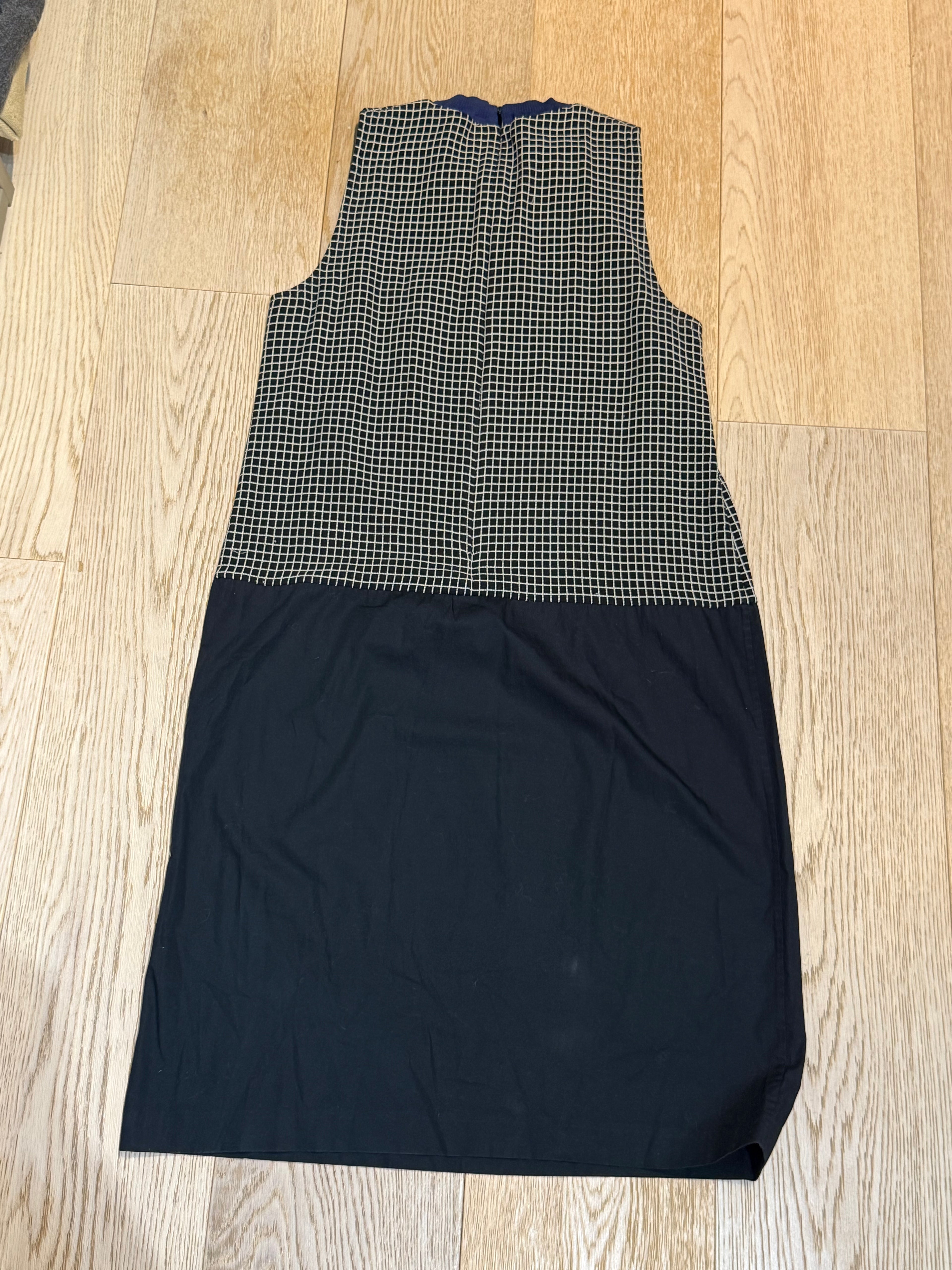 ✨ CARVEN PARIS – ROBE LUXE ASYMÉTRIQUE CHIC (TAILLE 40) ✨