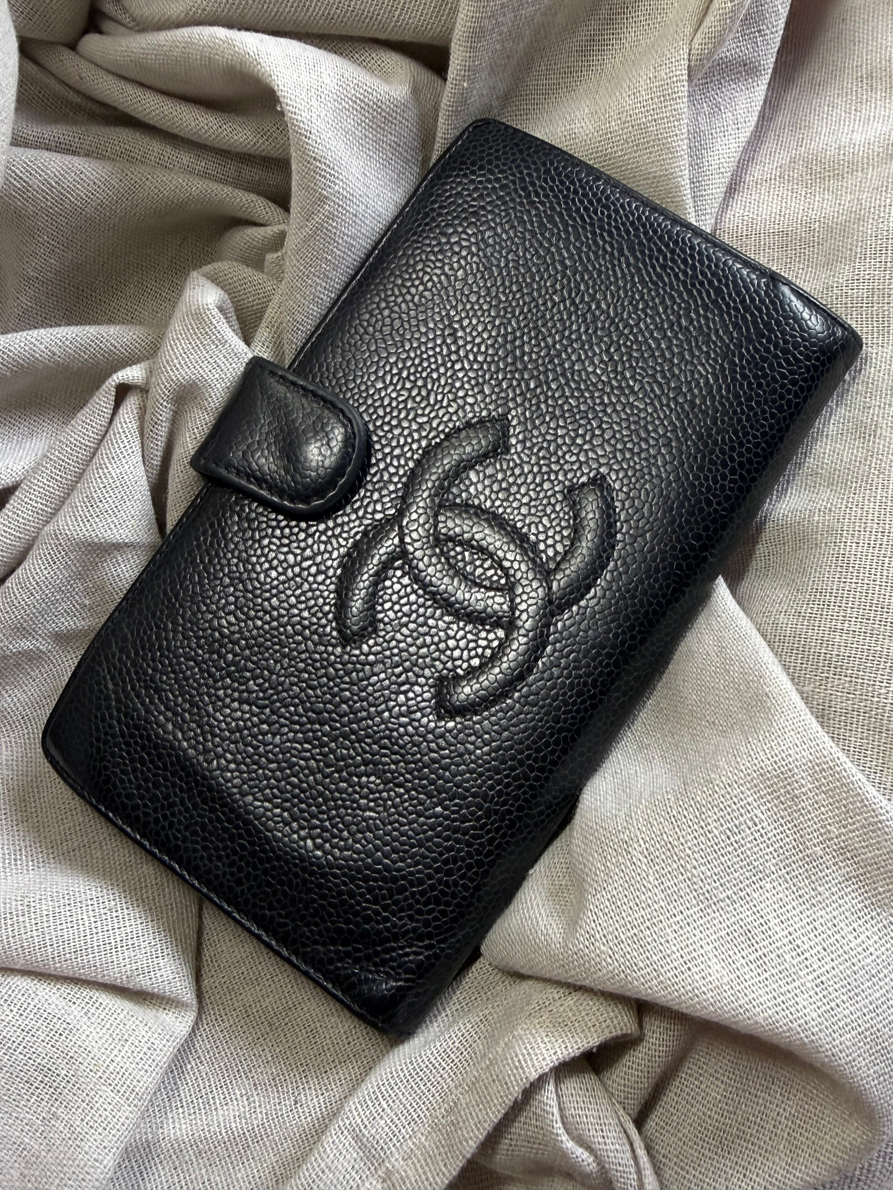 ✨ CHANEL – Grand Portefeuille CC Timeless en Cuir Caviar Noir ✨