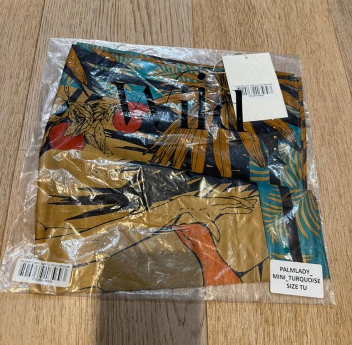 ✨ Neuf 59€ - Wild - carré 54x54 - foulard Palm Lady ✨