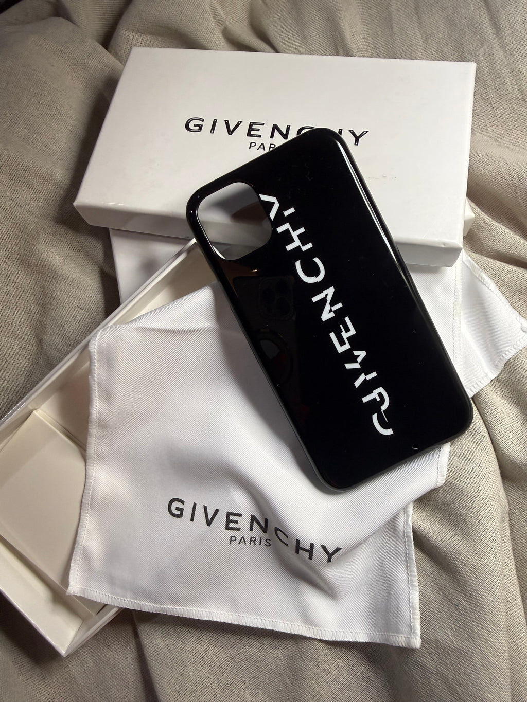 ✨ Neuve 220€ Coque iPhone 11 Givenchy Full Set ✨