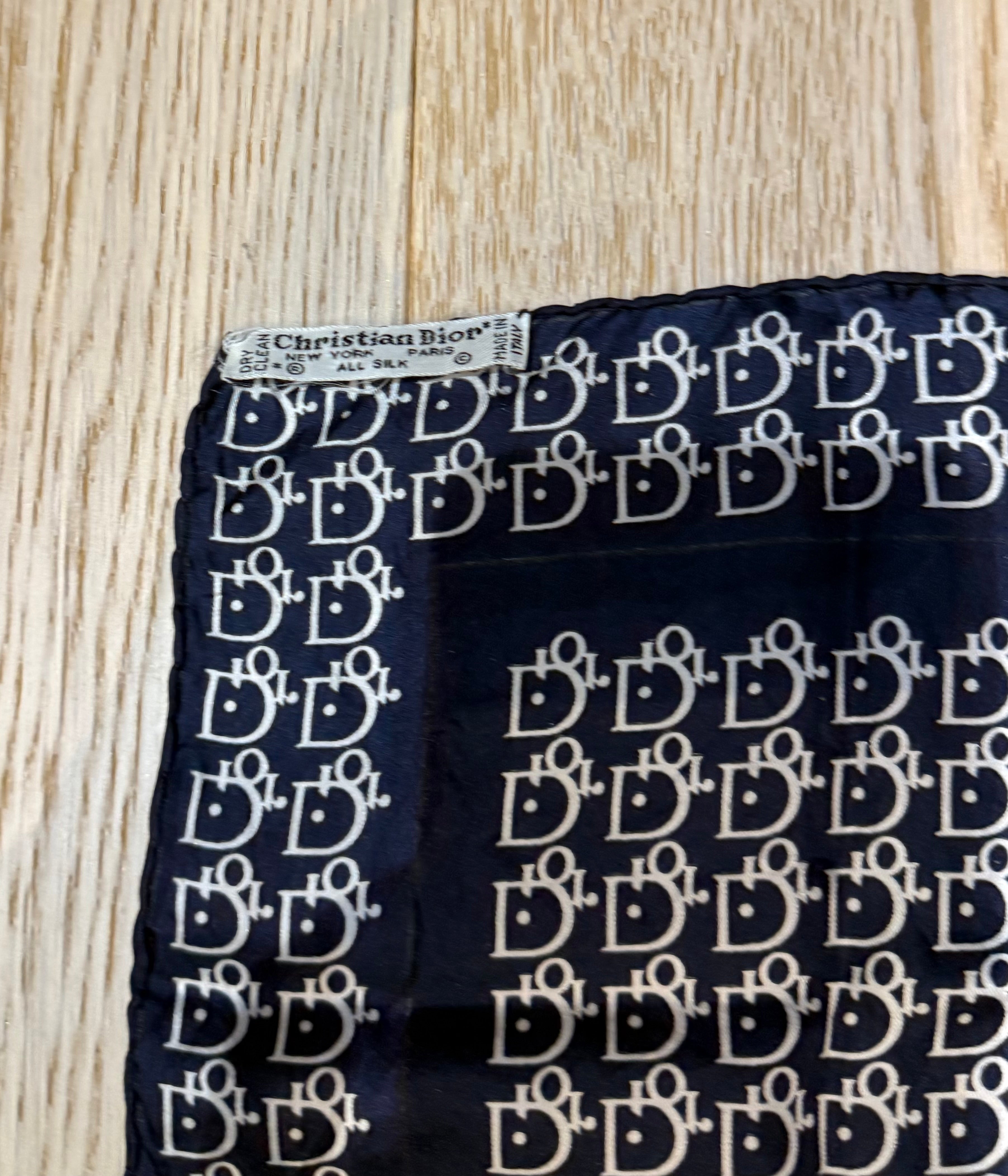 ✨ Carré de soie Christian Dior 45cm ✨