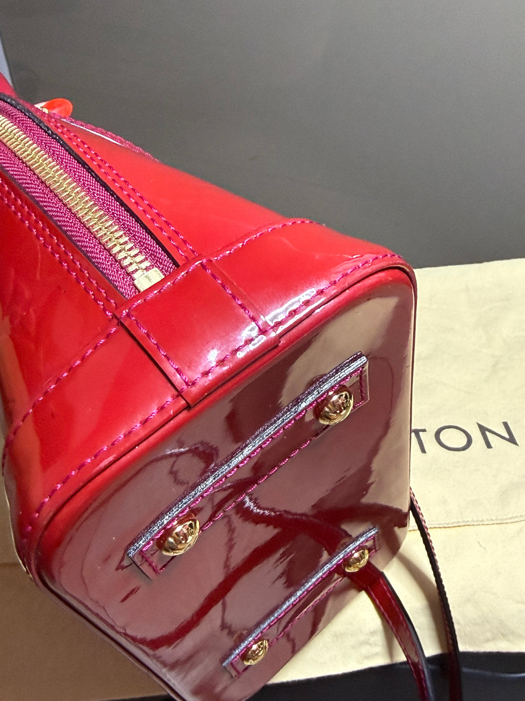 ✨ Sac Louis Vuitton Alma BB Monogram Vernis Rouge + Certificat ENTRUPY ✨