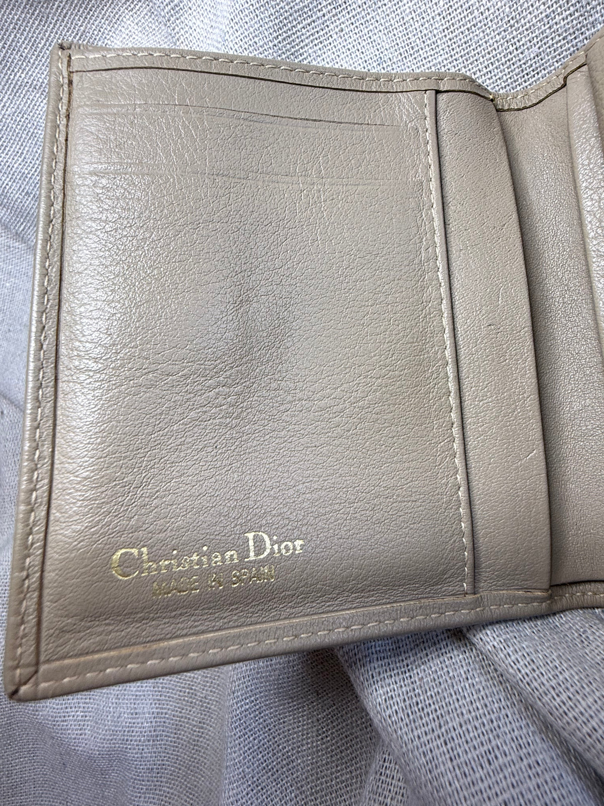 ✨ Christian Dior - Petit Portefeuille Grège en cuir - Mixte ✨