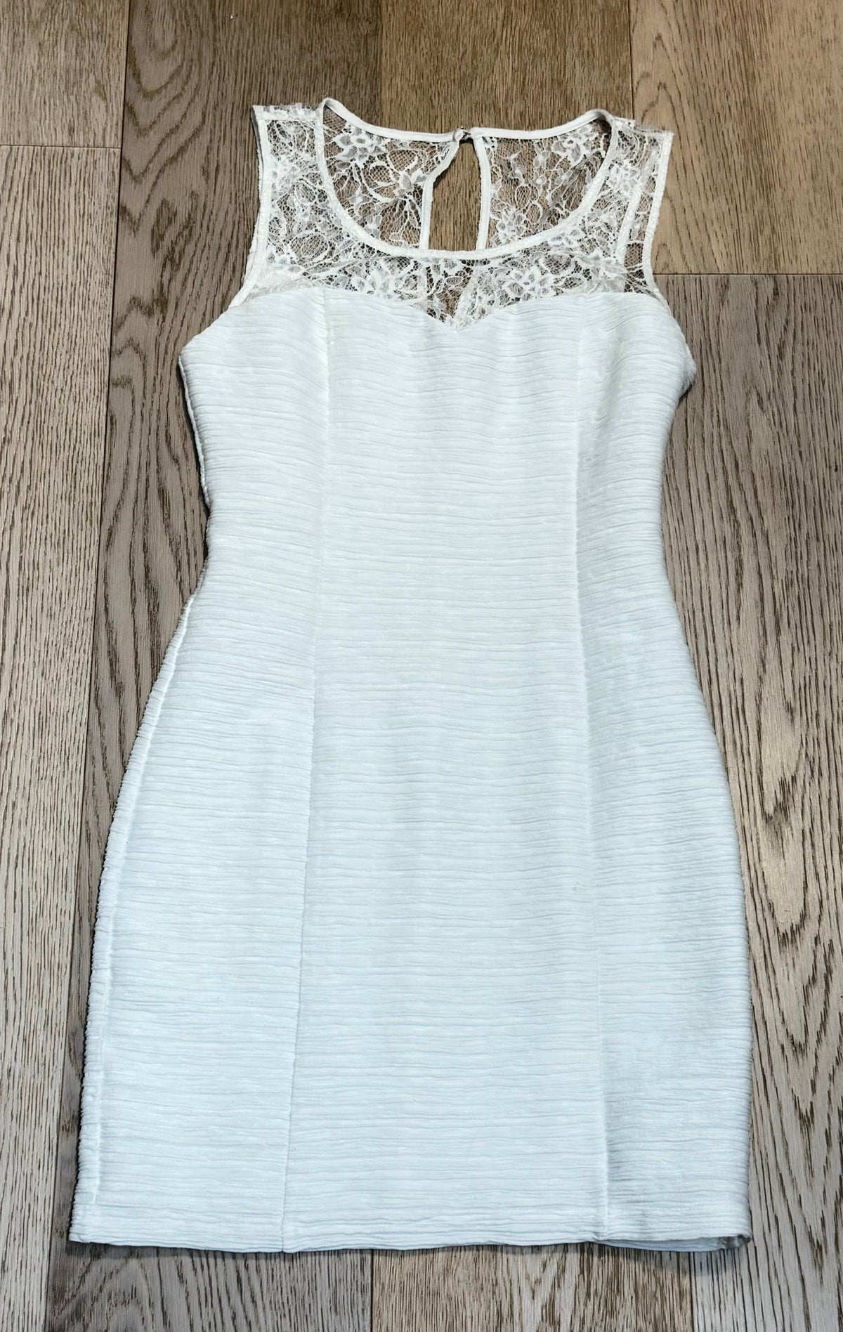 ✨ Guess - Robe fourreau blanche - T36 S ✨