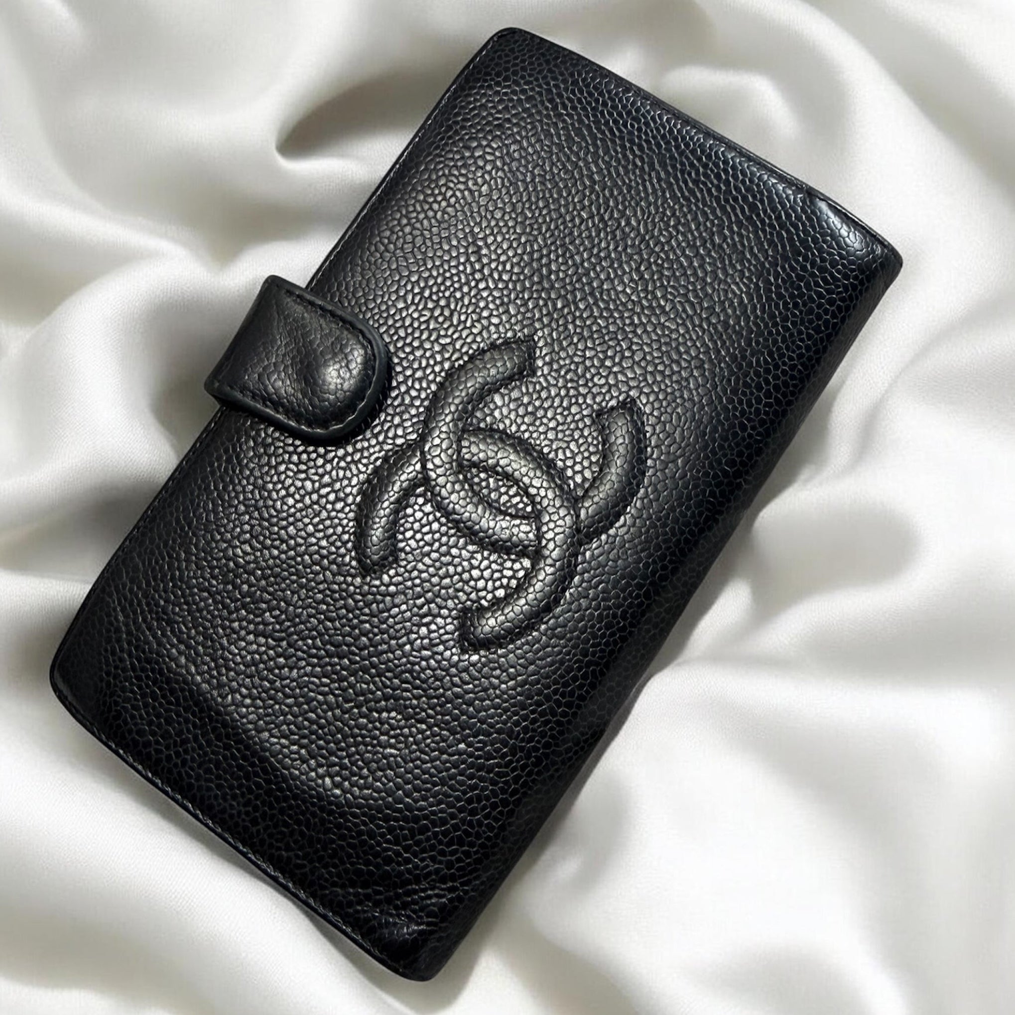 ✨ CHANEL – Grand Portefeuille CC Timeless en Cuir Caviar Noir ✨