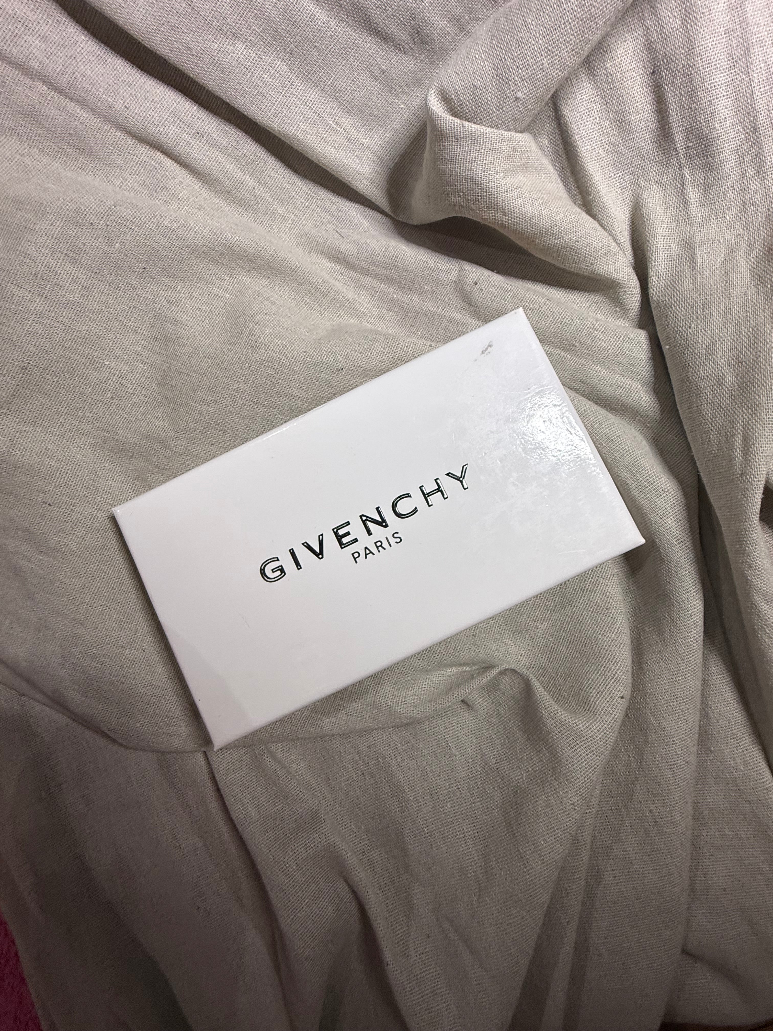 ✨ Coque Givenchy iPhone 11 ✨