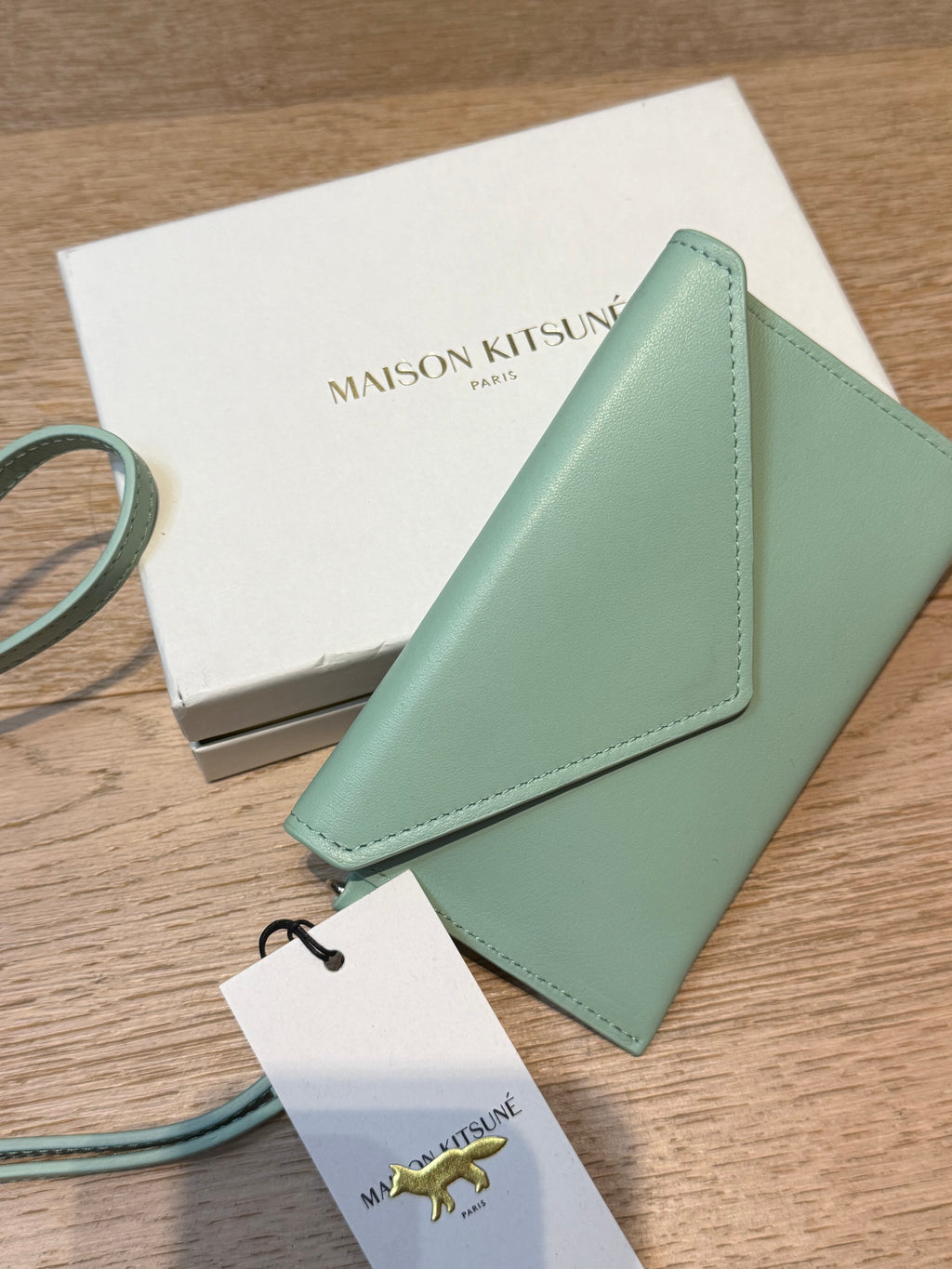 ✨Neuve 240€ Maison Kitsuné pochette cuir full set ✨