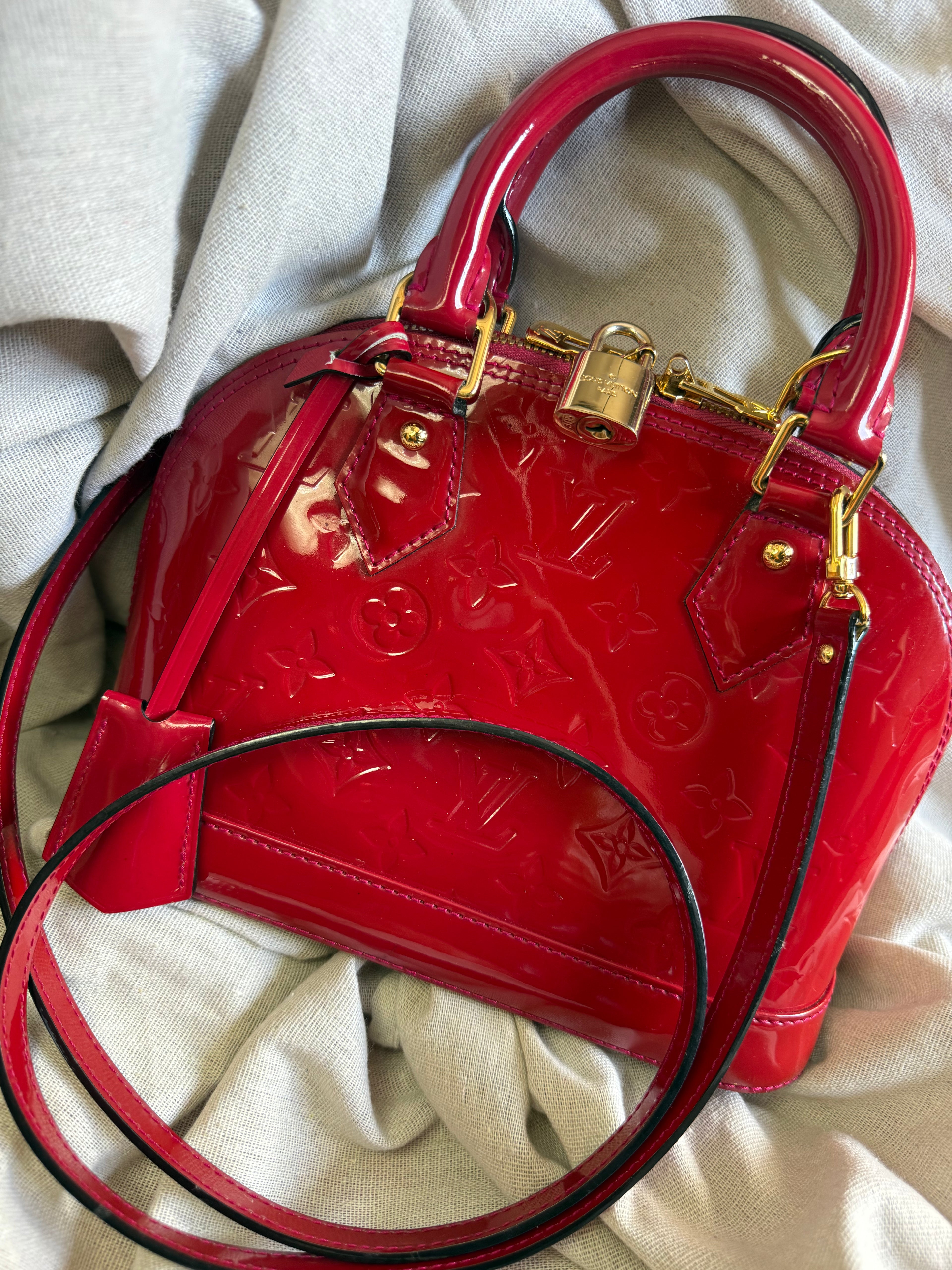 ✨ Sac Louis Vuitton Alma BB Monogram Vernis Rouge + Certificat ENTRUPY ✨